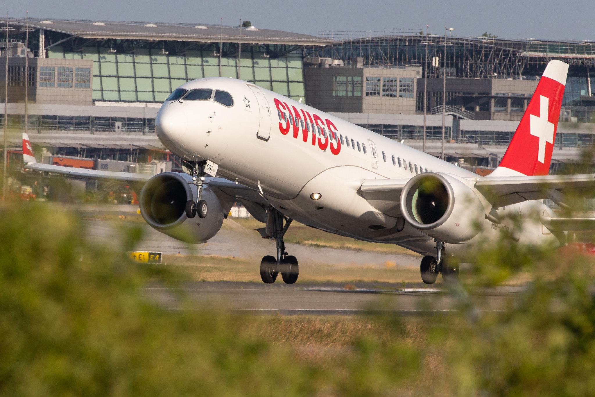Hamburg Airport: Swiss (LX / SWR) |  Airbus A220-300 BCS3 | HB-JCB | MSN 55011