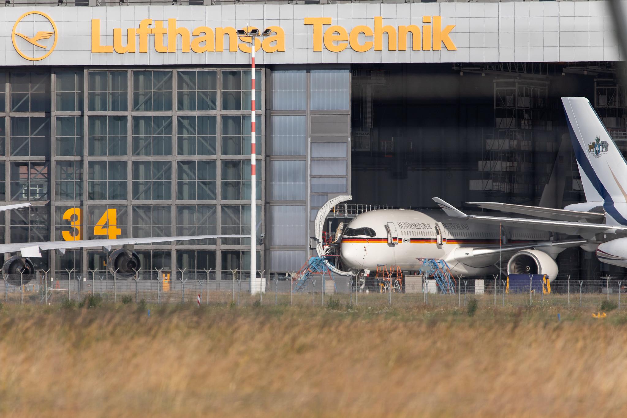 Hamburg Airport: German Air Force (/ GAF) |  Airbus A350-941 A359 | D-AGAF | MSN 416