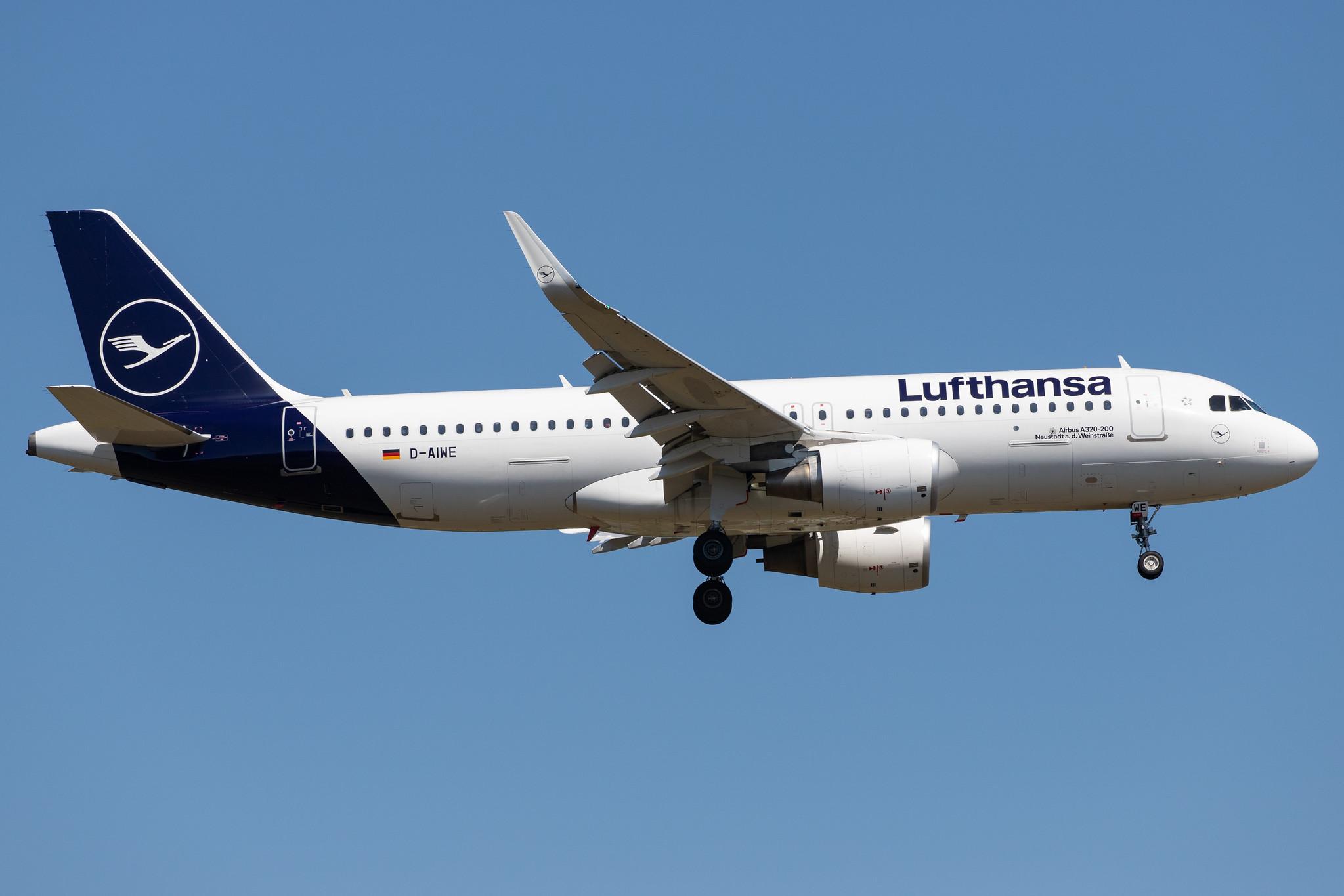 Frankfurt Airport: Lufthansa (LH / DLH) |  Airbus A320-214 A320 | D-AIWE | MSN 8680