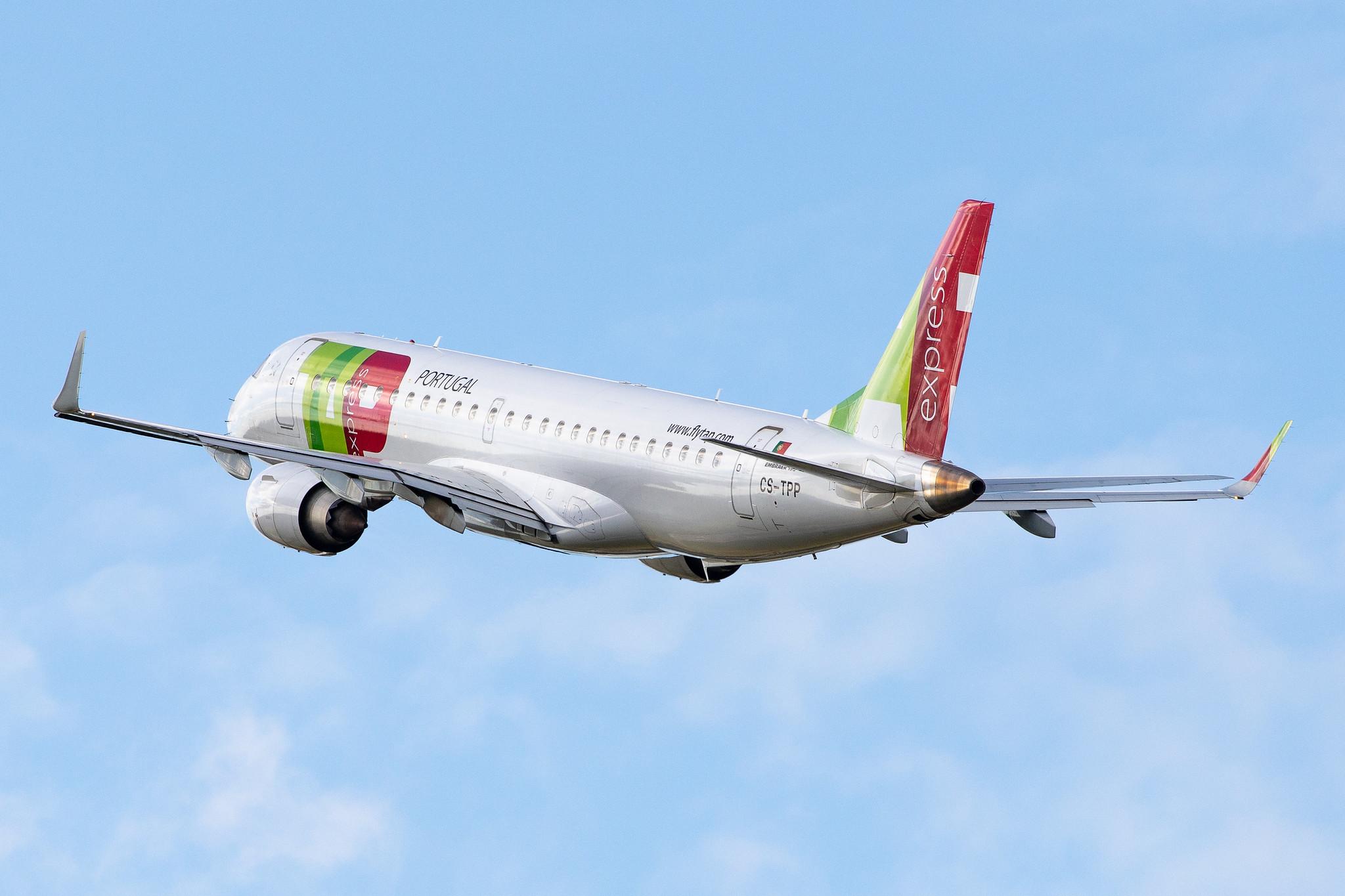 Hamburg Airport: TAP Express (NI / PGA) |  Embraer E190LR E190 | CS-TPP | MSN 19000441