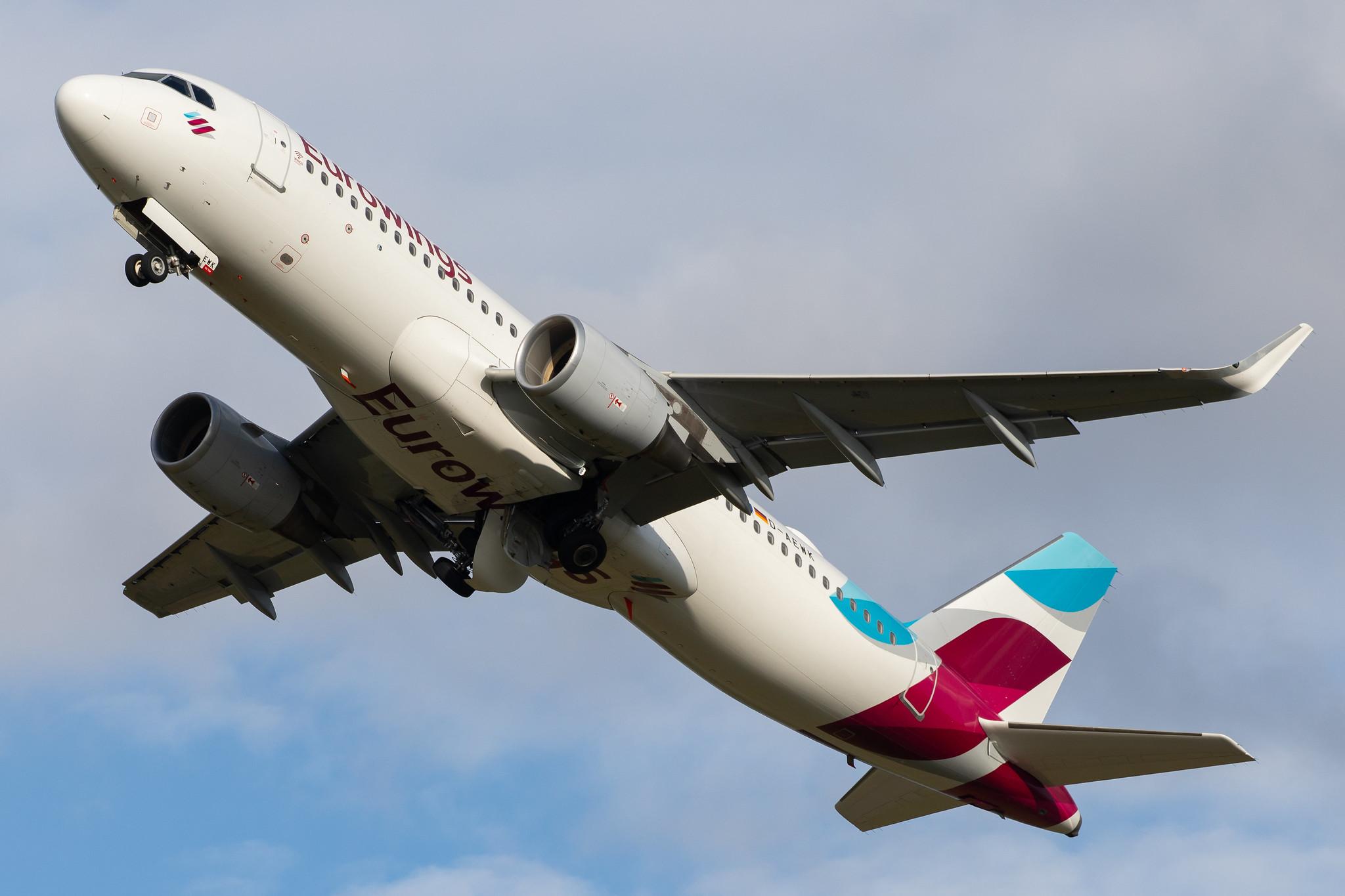 Hamburg Airport: Eurowings (EW / EWG) |  Airbus A320-214 A320 | D-AEWK | MSN 7261