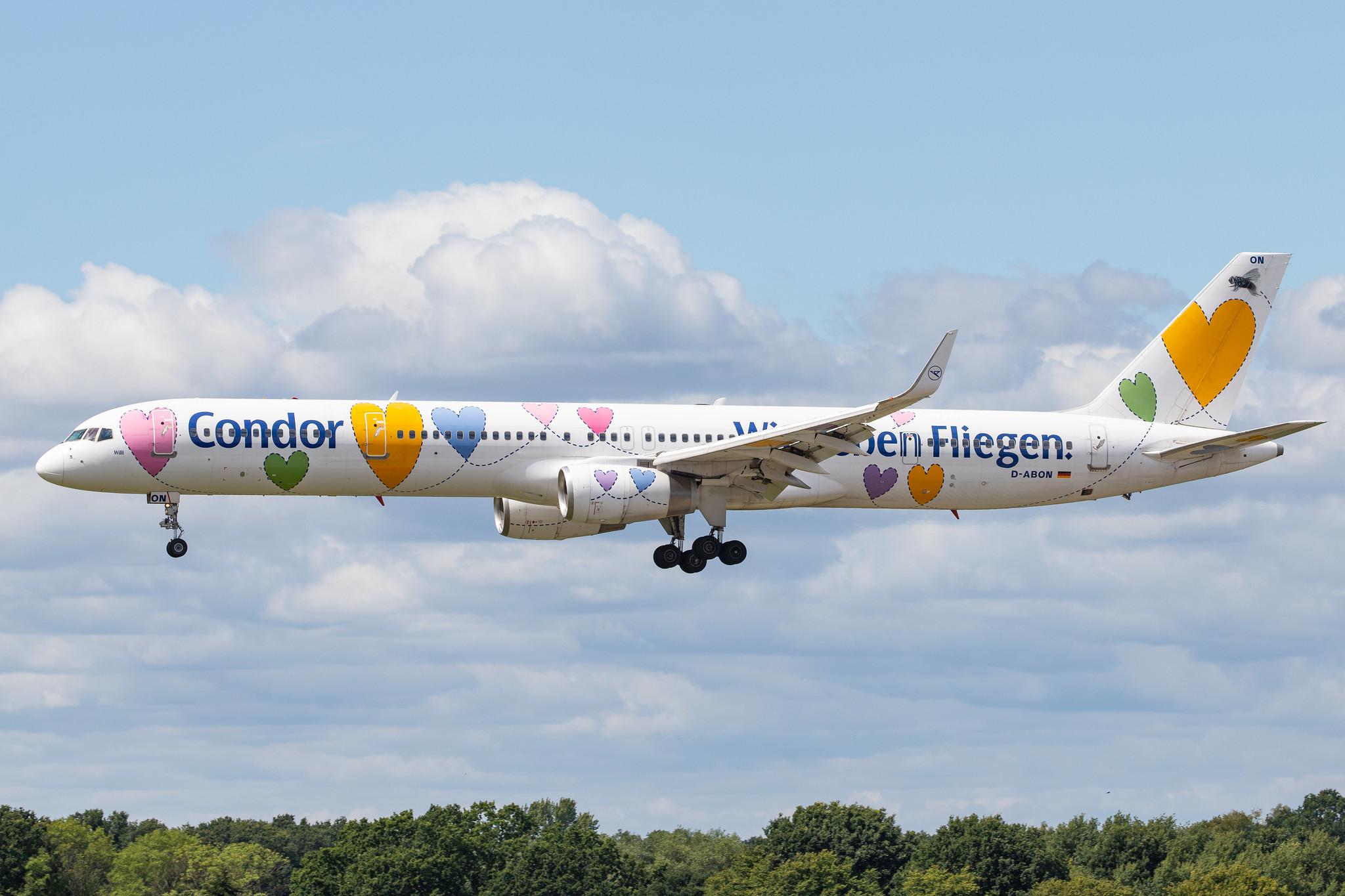Hamburg Airport: Condor (DE / CFG) |  Livery: Wir Lieben Fliegen Livery |  Boeing 757-330 B753 | D-ABON | MSN 29023