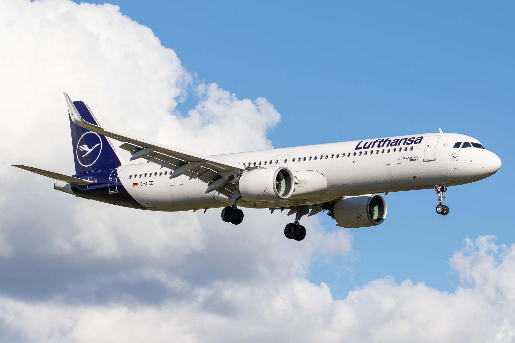 Hamburg Airport: Lufthansa (LH / DLH) |  Airbus A321-271NX A21N | D-AIEC | MSN 8814
