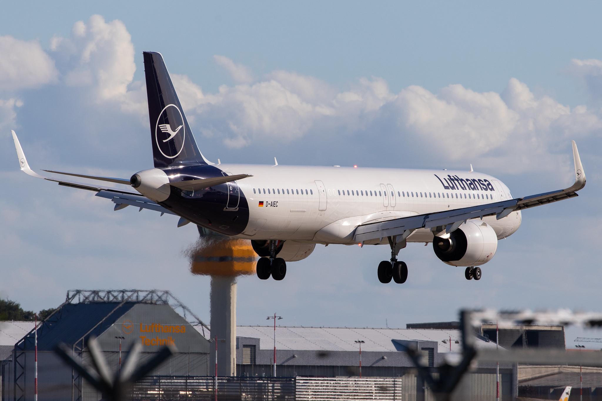 Hamburg Airport: Lufthansa (LH / DLH) |  Airbus A321-271NX A21N | D-AIEC | MSN 8814