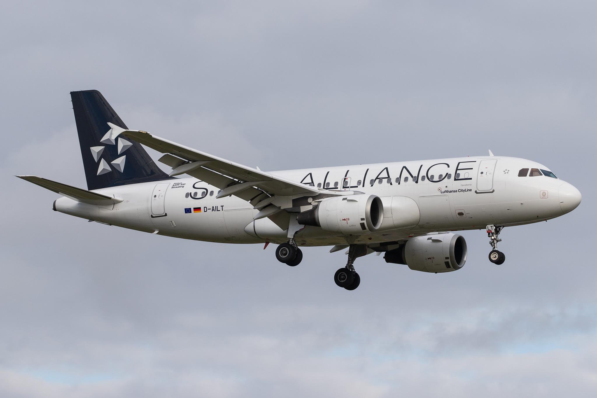 Hamburg Airport: Lufthansa (LH / DLH) |  Livery: Star Alliance Livery | Operator: Lufthansa CityLine |  Airbus A319-114 A319 | D-AILT | MSN 0738