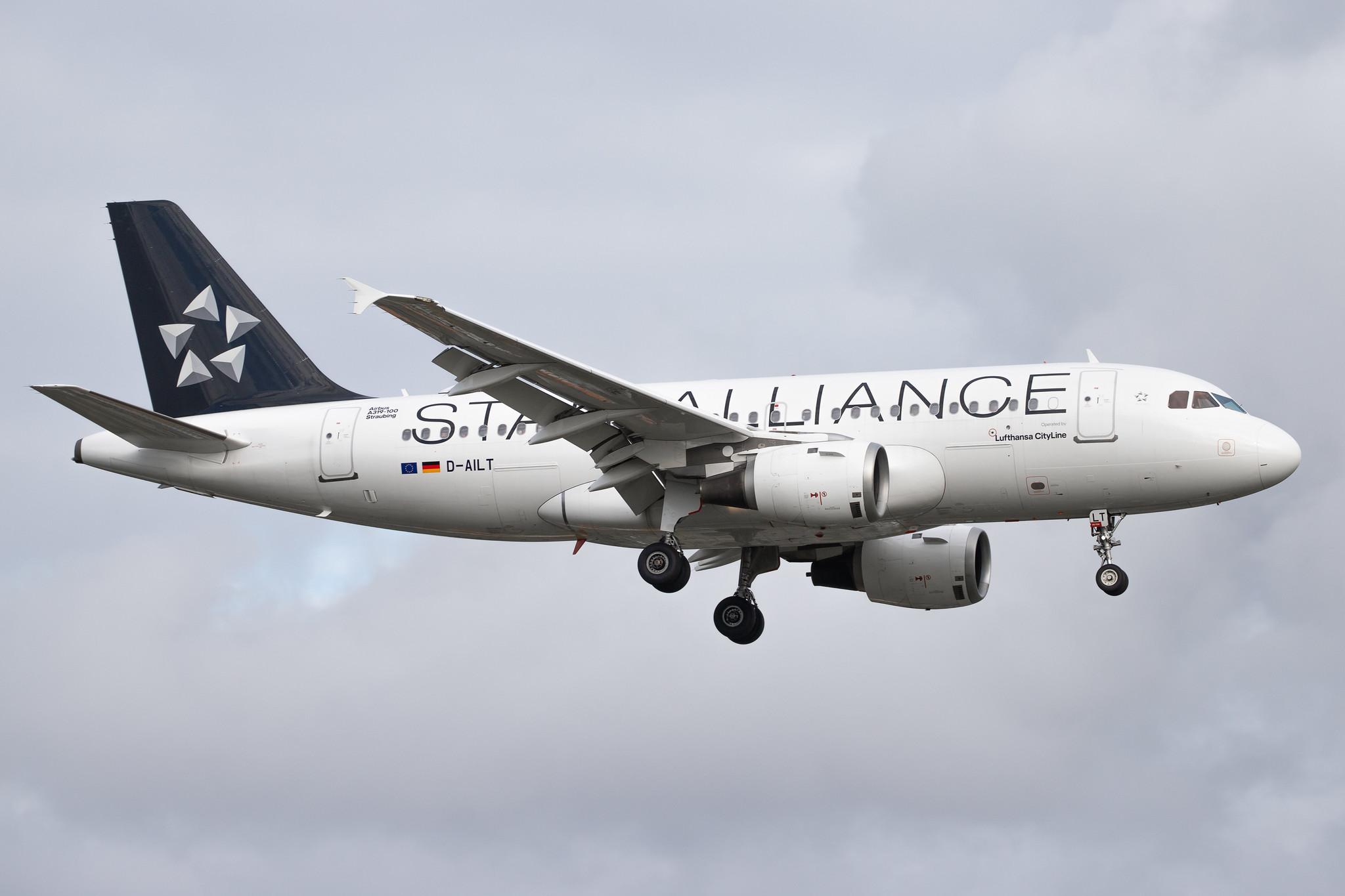Hamburg Airport: Lufthansa (LH / DLH) |  Livery: Star Alliance Livery | Operator: Lufthansa CityLine |  Airbus A319-114 A319 | D-AILT | MSN 0738