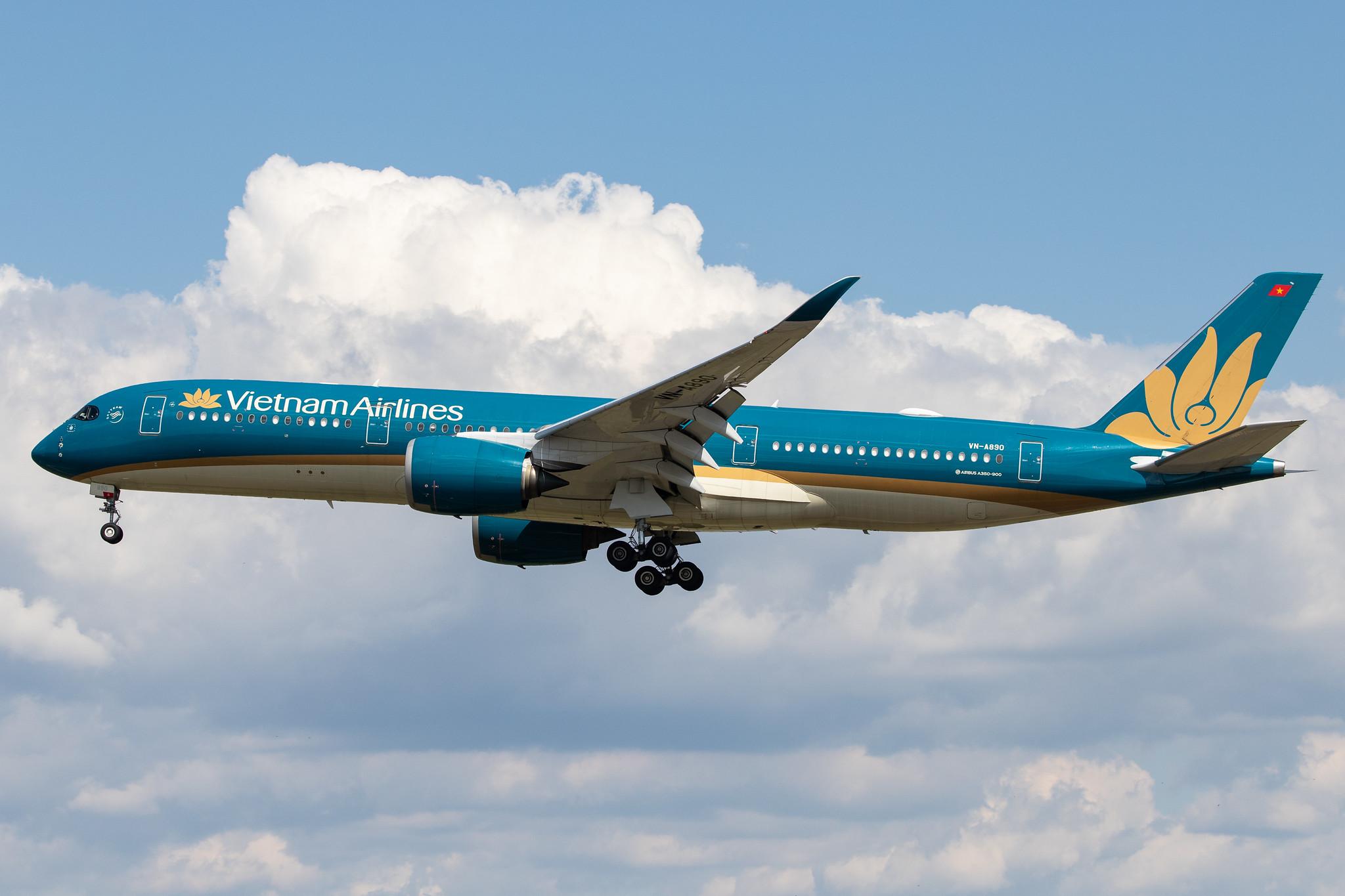 Frankfurt Airport: Vietnam Airlines (VN / HVN) |  Airbus A350-941 A359 | VN-A890 | MSN 056