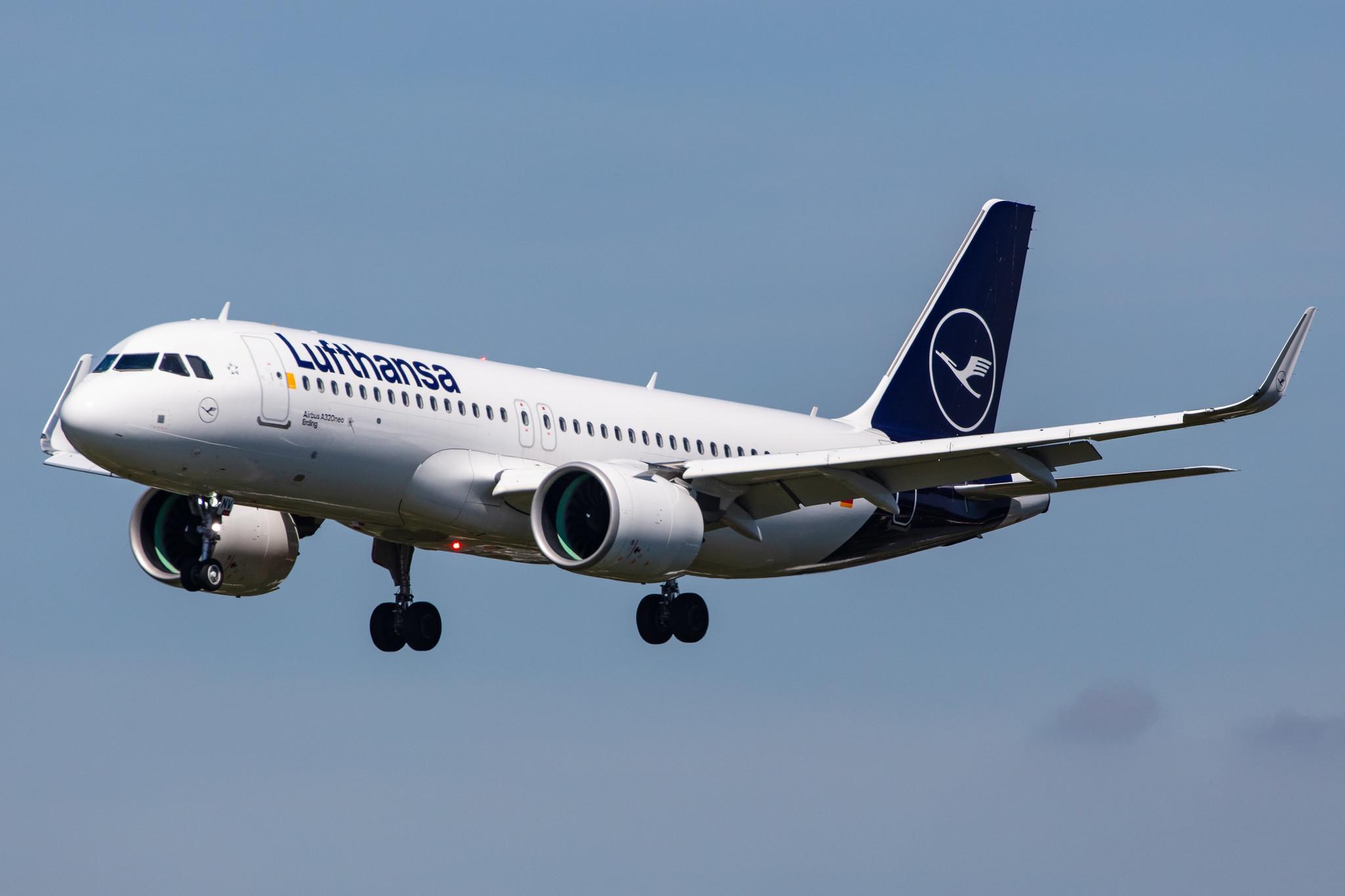 Hamburg Airport: Lufthansa (LH / DLH) |  Airbus A320-271N A20N | D-AINV | MSN 9071