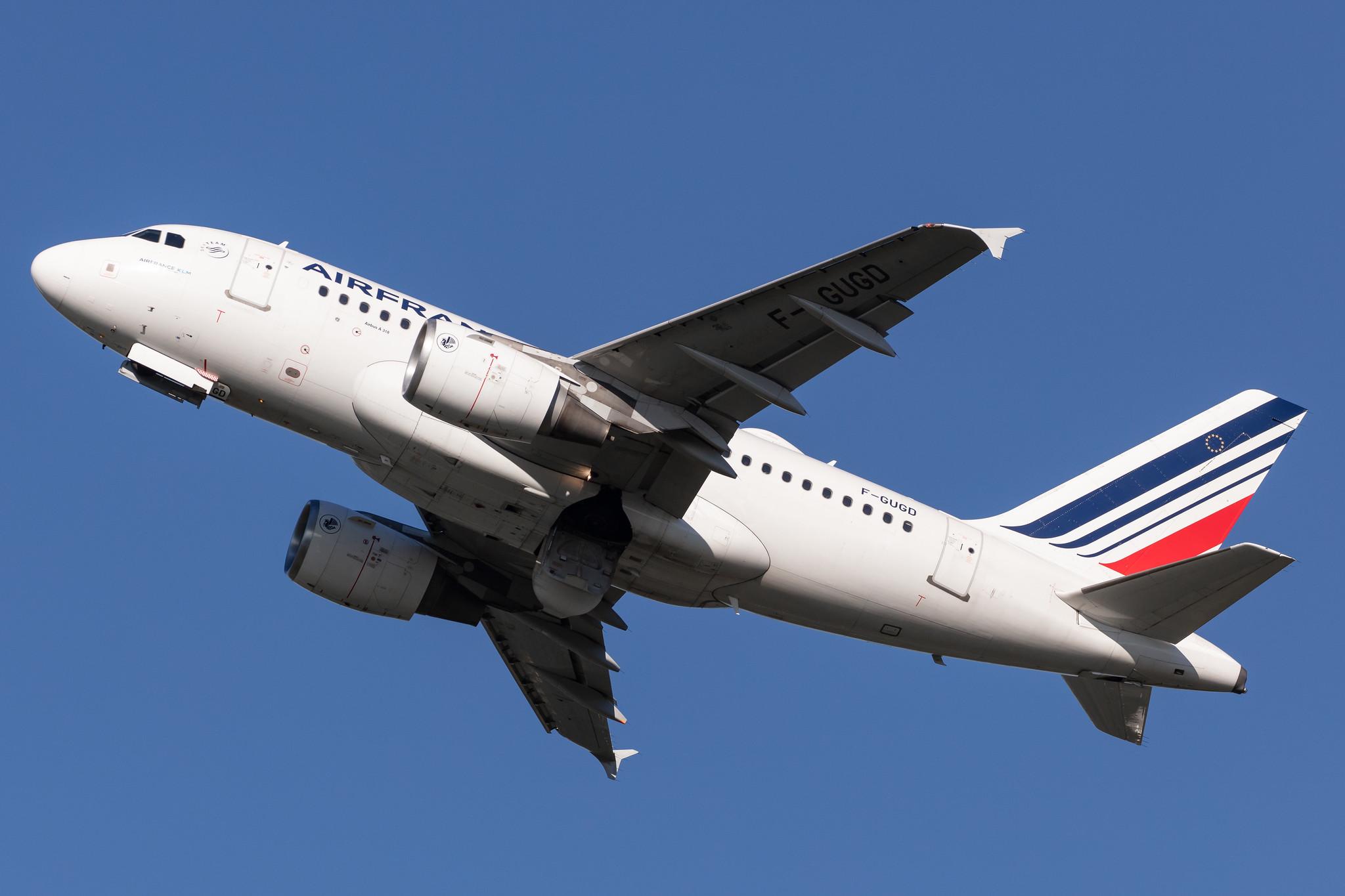 Hamburg Airport: Air France (AF / AFR) |  Airbus A318-111 A318 | F-GUGD | MSN 2081