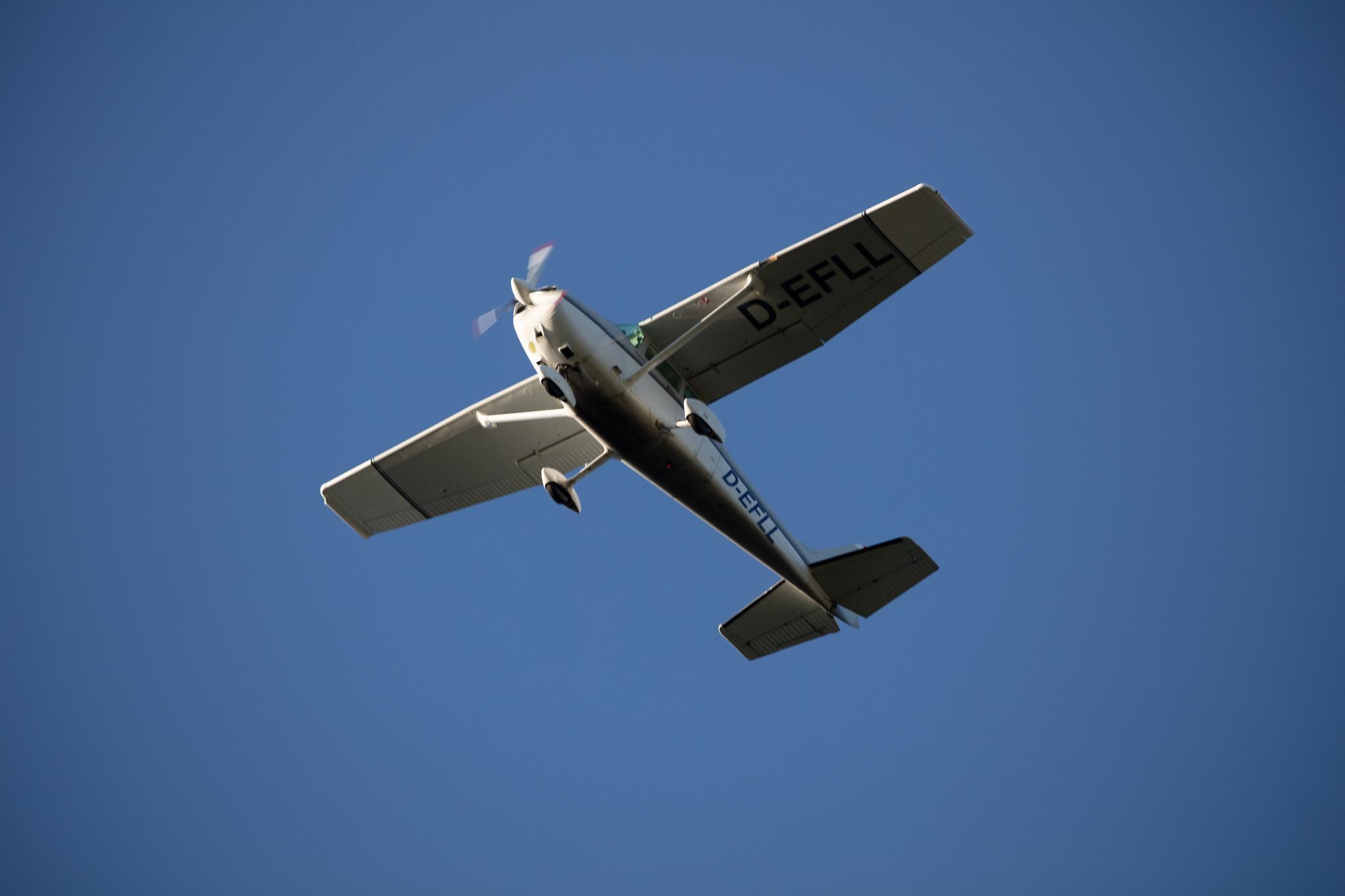 Hamburg Airport: Private owner |  Cessna 172P Skyhawk C172 | D-EFLL | MSN 172-75489