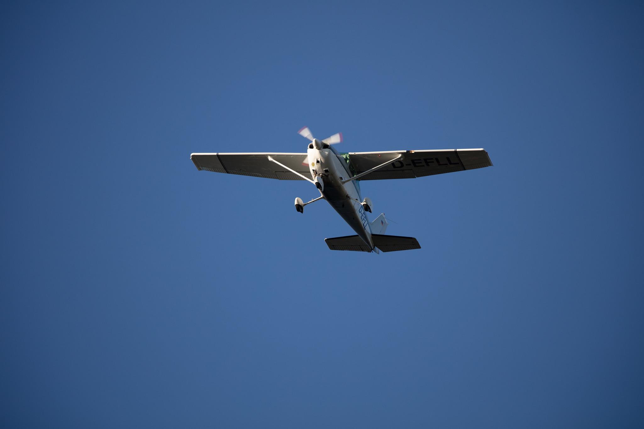 Hamburg Airport: Private owner |  Cessna 172P Skyhawk C172 | D-EFLL | MSN 172-75489