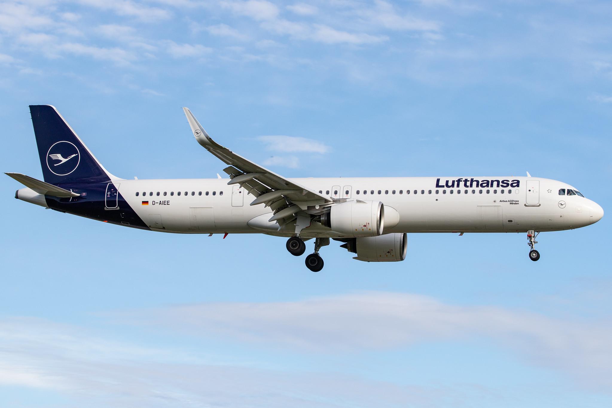 Hamburg Airport: Lufthansa (LH / DLH) |  Airbus A321-271NX A21N | D-AIEE | MSN 9046