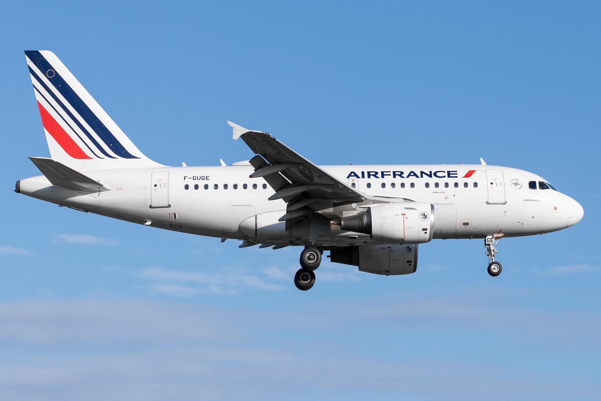Hamburg Airport: Air France (AF / AFR) |  Airbus A318-111 A318 | F-GUGE | MSN 2100