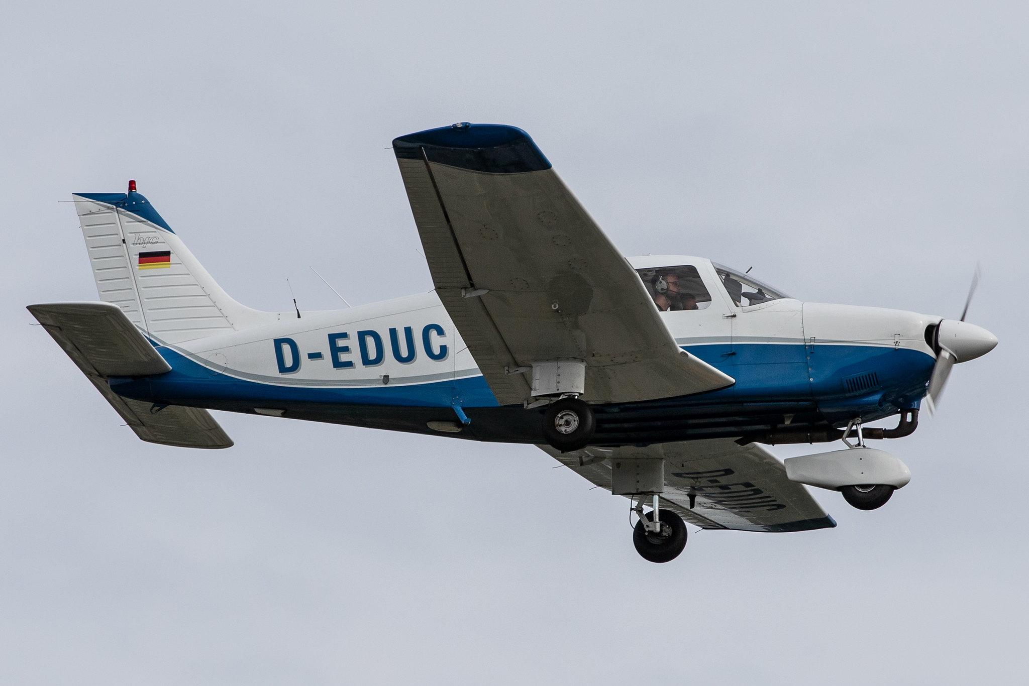 Hamburg Airport: Private owner |  Piper PA28-181 Archer II P28A | D-EDUC | MSN 2890170