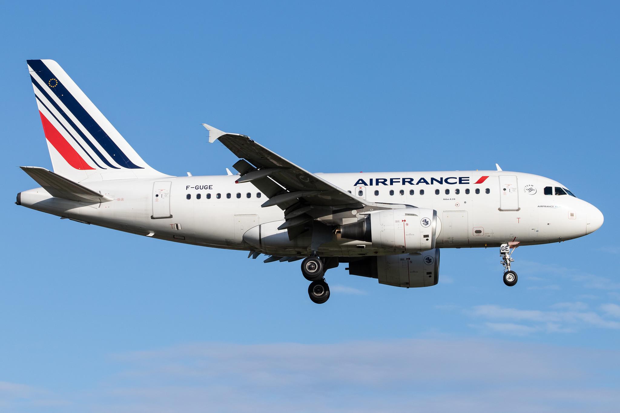Hamburg Airport: Air France (AF / AFR) |  Airbus A318-111 A318 | F-GUGE | MSN 2100