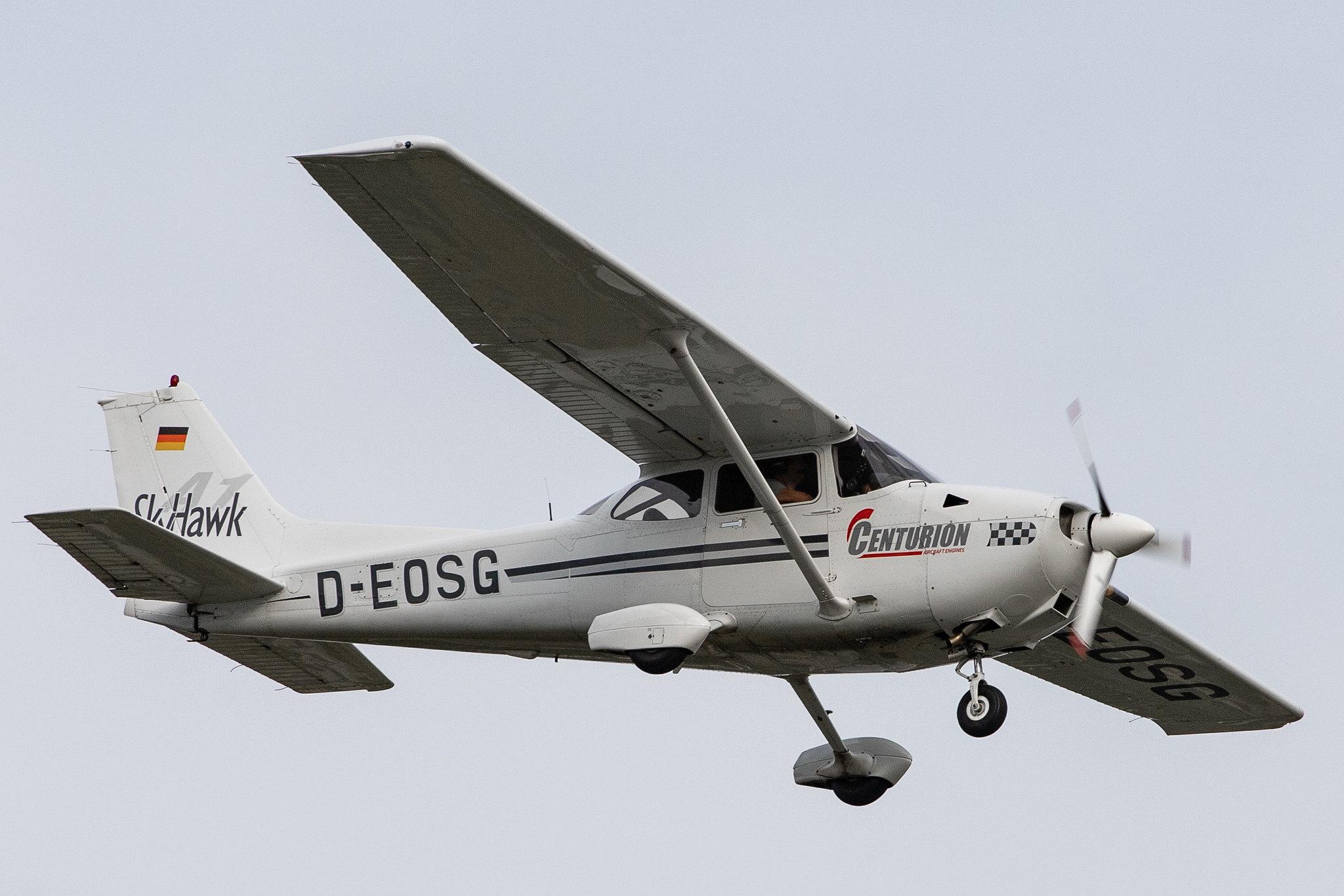 Hamburg Airport: Private owner |  Cessna 172R Skyhawk II C172 | D-EOSG | MSN 17281200
