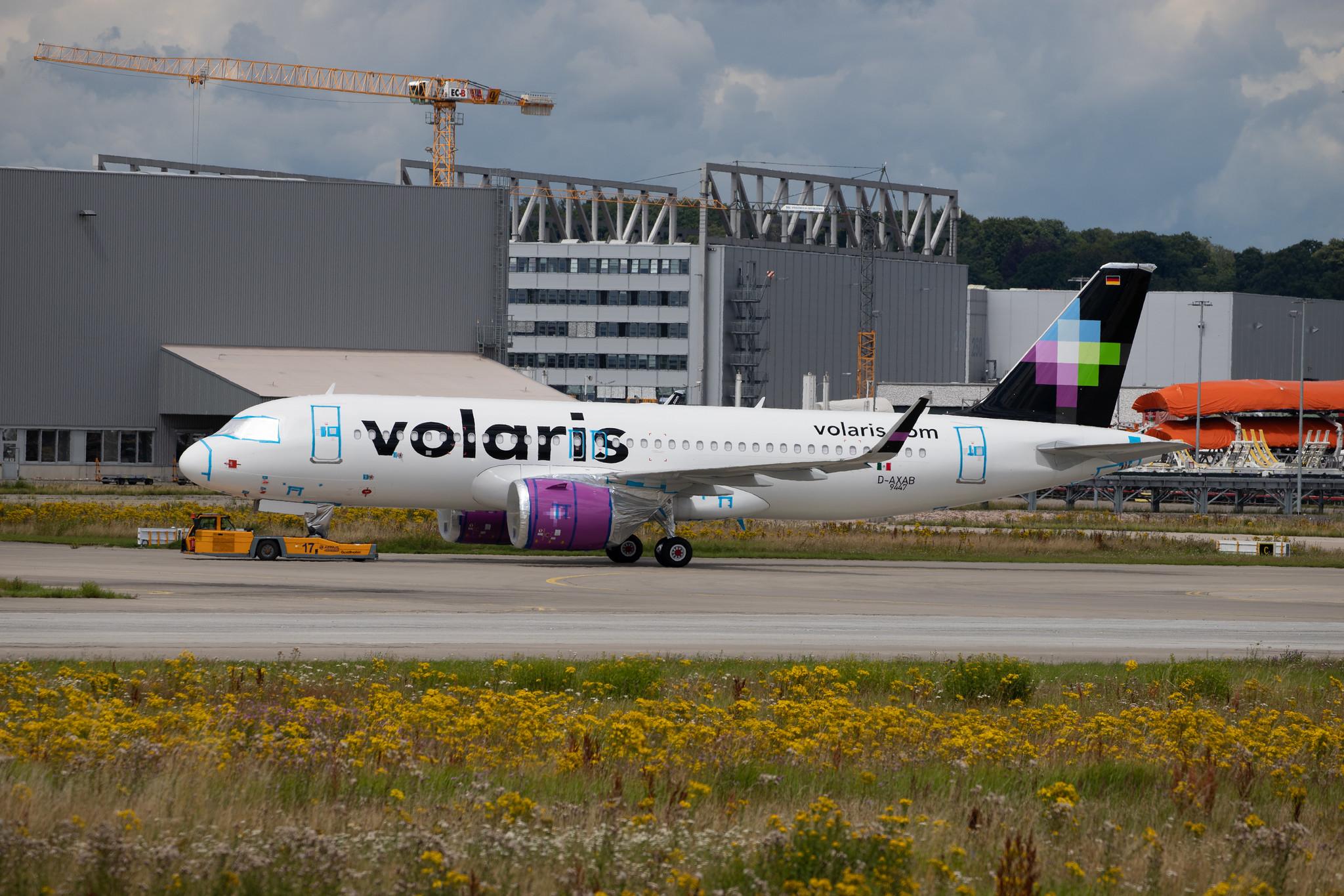 Hamburg Finkenwerder: Volaris (Y4 / VOI) |  Airbus A320-271N A20N | D-AXAB | MSN 9447