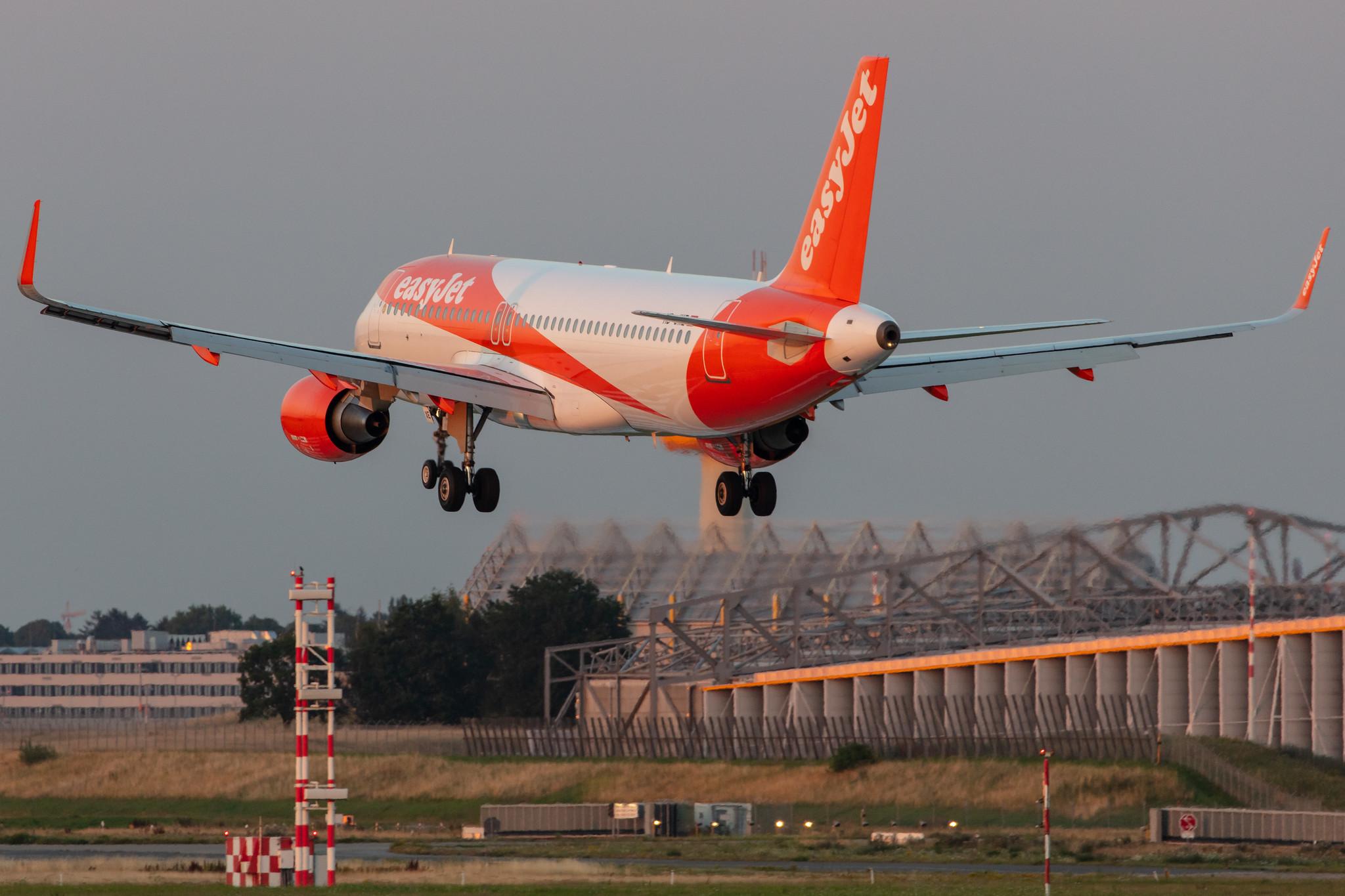 Hamburg Airport: easyJet (U2 / EZY) | Operator: easyJet Switzerland |  Airbus A320-214 A320 | HB-JXE | MSN 5785