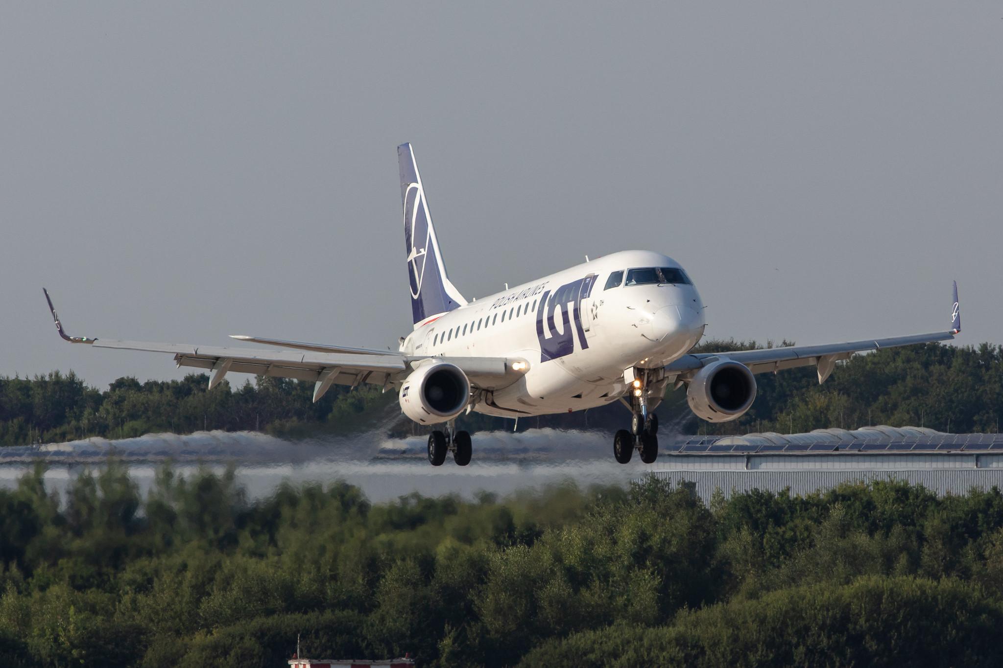 Hamburg Airport: LOT (LO / LOT) |  Embraer E170STD E170 | SP-LDH | MSN 17000069