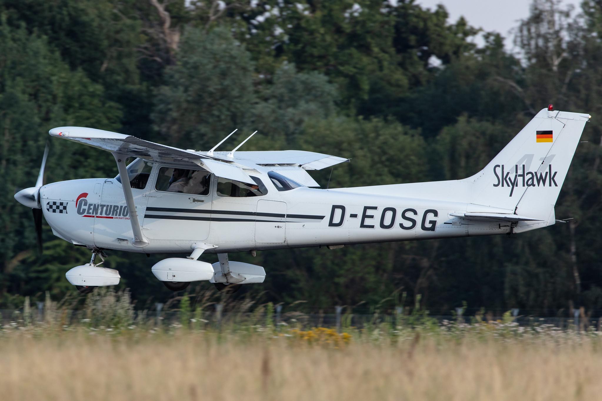 Hamburg Airport: Private Owner |  Cessna 172R Skyhawk II C172 | D-EOSG | MSN 17281200