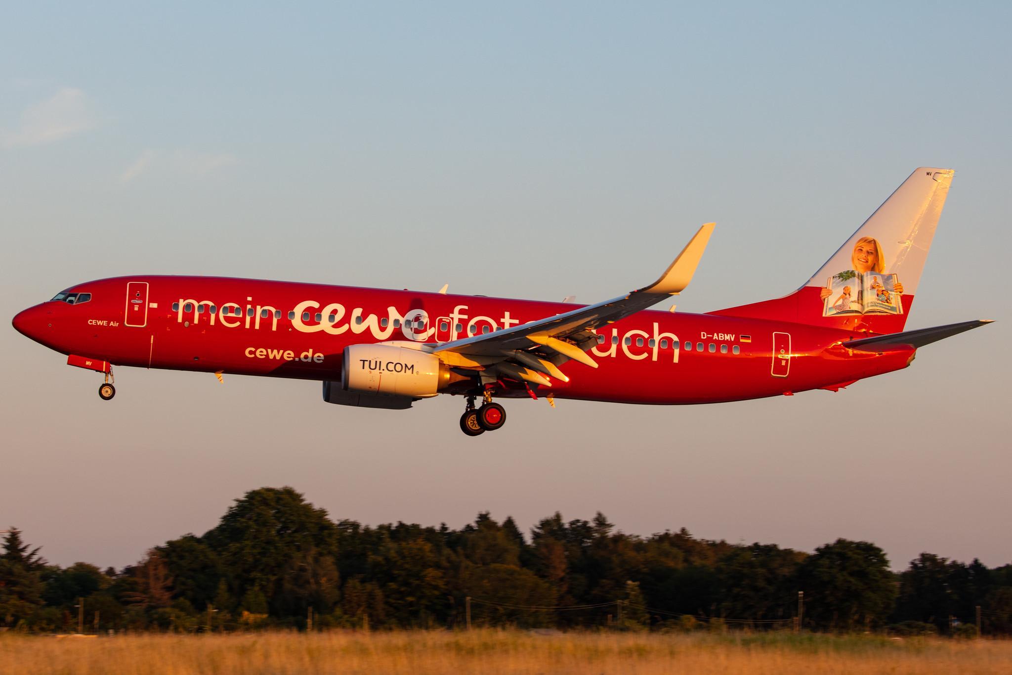Hamburg Airport: TUI (X3 / TUI) |  Livery: Cewe Fotobuch Livery | Operator: TUI fly |  Boeing 737-86J B738 | D-ABMV | MSN 37785
