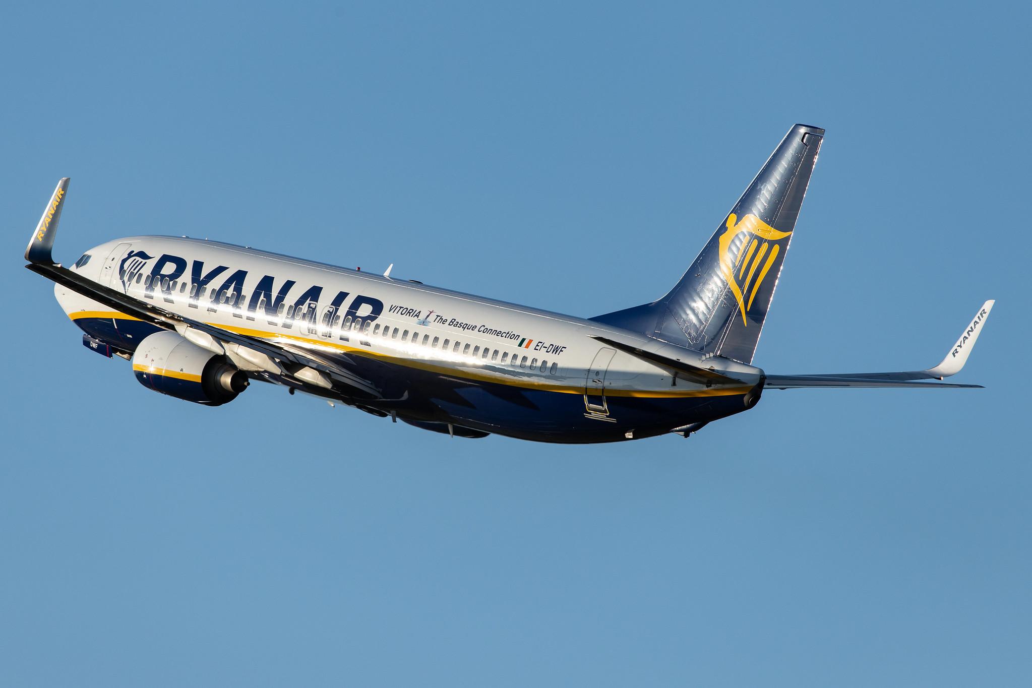 Hamburg Airport: Ryanair (FR / RYR) |  Boeing 737-8AS B738 | EI-DWF | MSN 33619