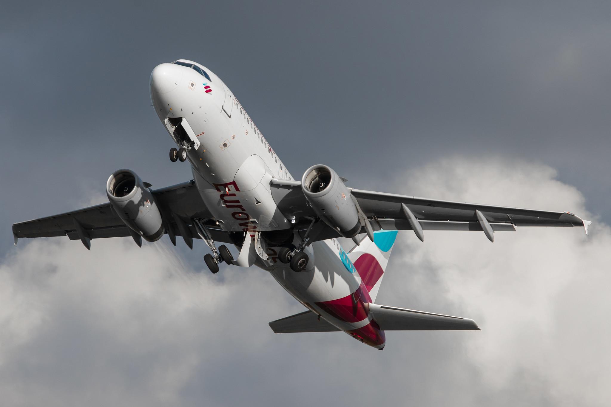Hamburg Airport: Eurowings (EW / EWG) |  Airbus A319-132 A319 | D-AGWZ | MSN 5978