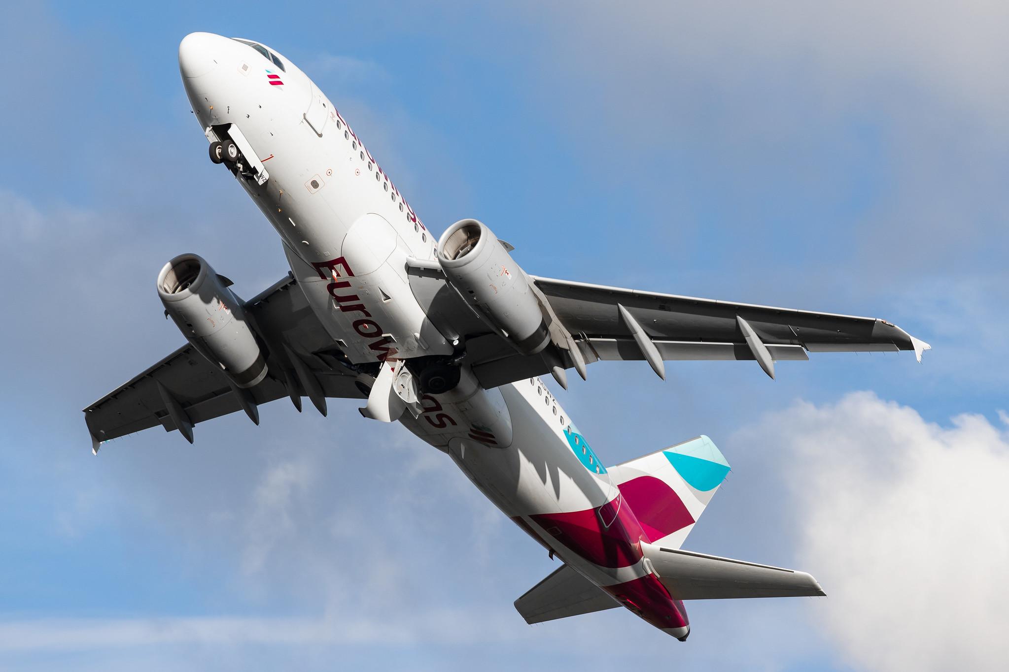 Hamburg Airport: Eurowings (EW / EWG) |  Airbus A319-132 A319 | D-AGWZ | MSN 5978