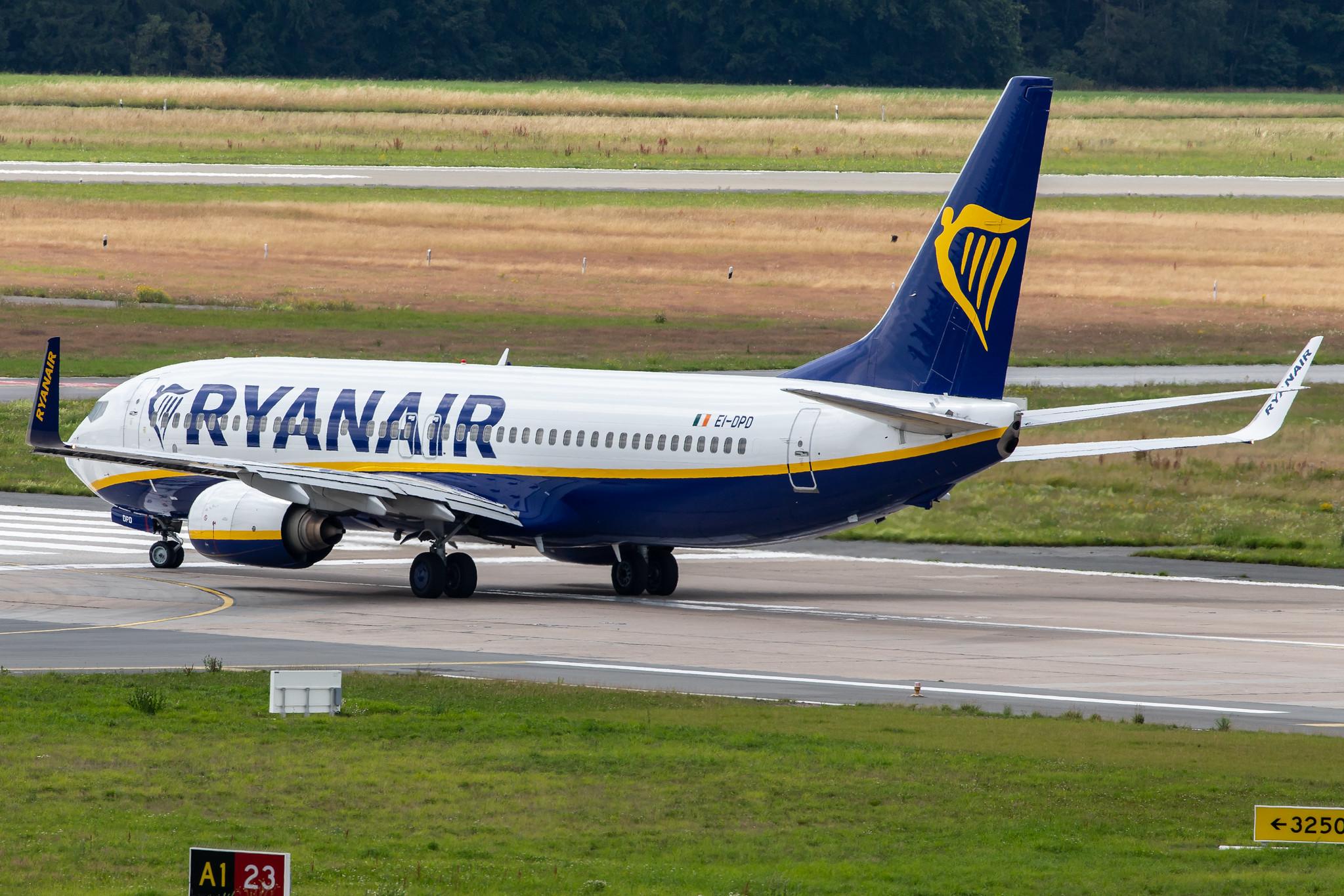 Hamburg Airport: Ryanair (FR / RYR) |  Boeing 737-8AS B738 | EI-DPD | MSN 33623