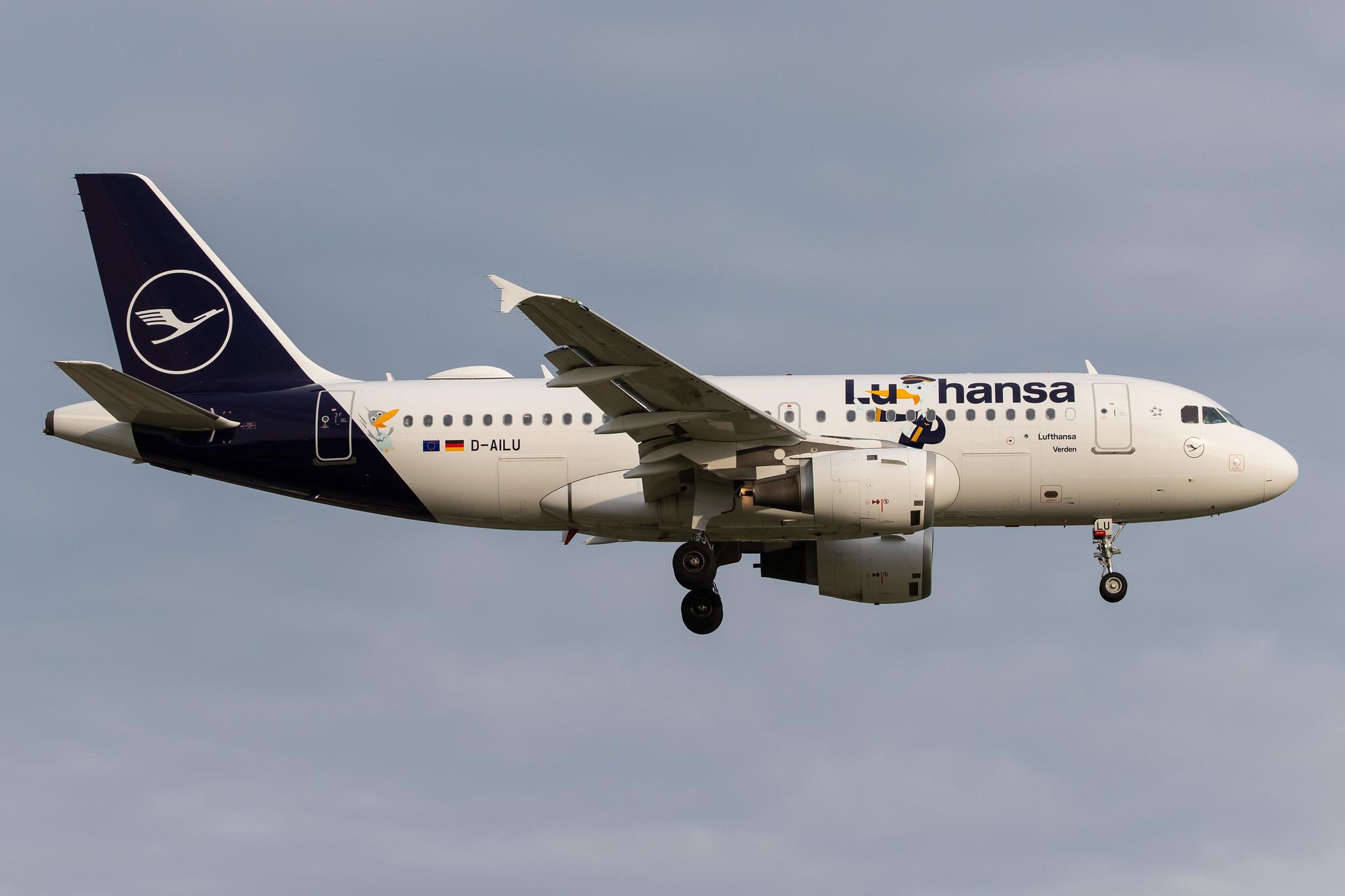 Hamburg Airport: Lufthansa (LH / DLH) |  Livery: Lu Sticker |  Airbus A319-114 A319 | D-AILU | MSN 0744