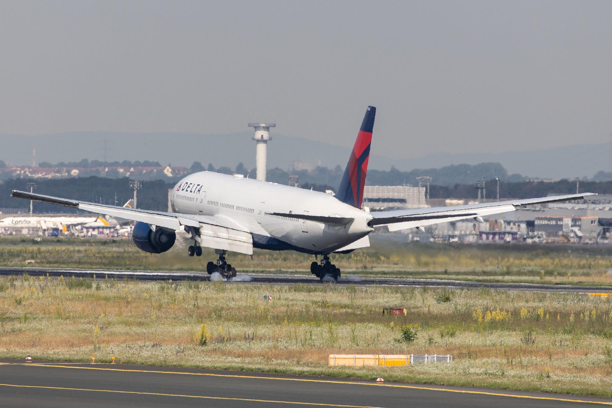 Frankfurt Airport: Delta Air Lines (DL / DAL) |  Boeing 777-232(ER) B772 | N864DA | MSN 29736