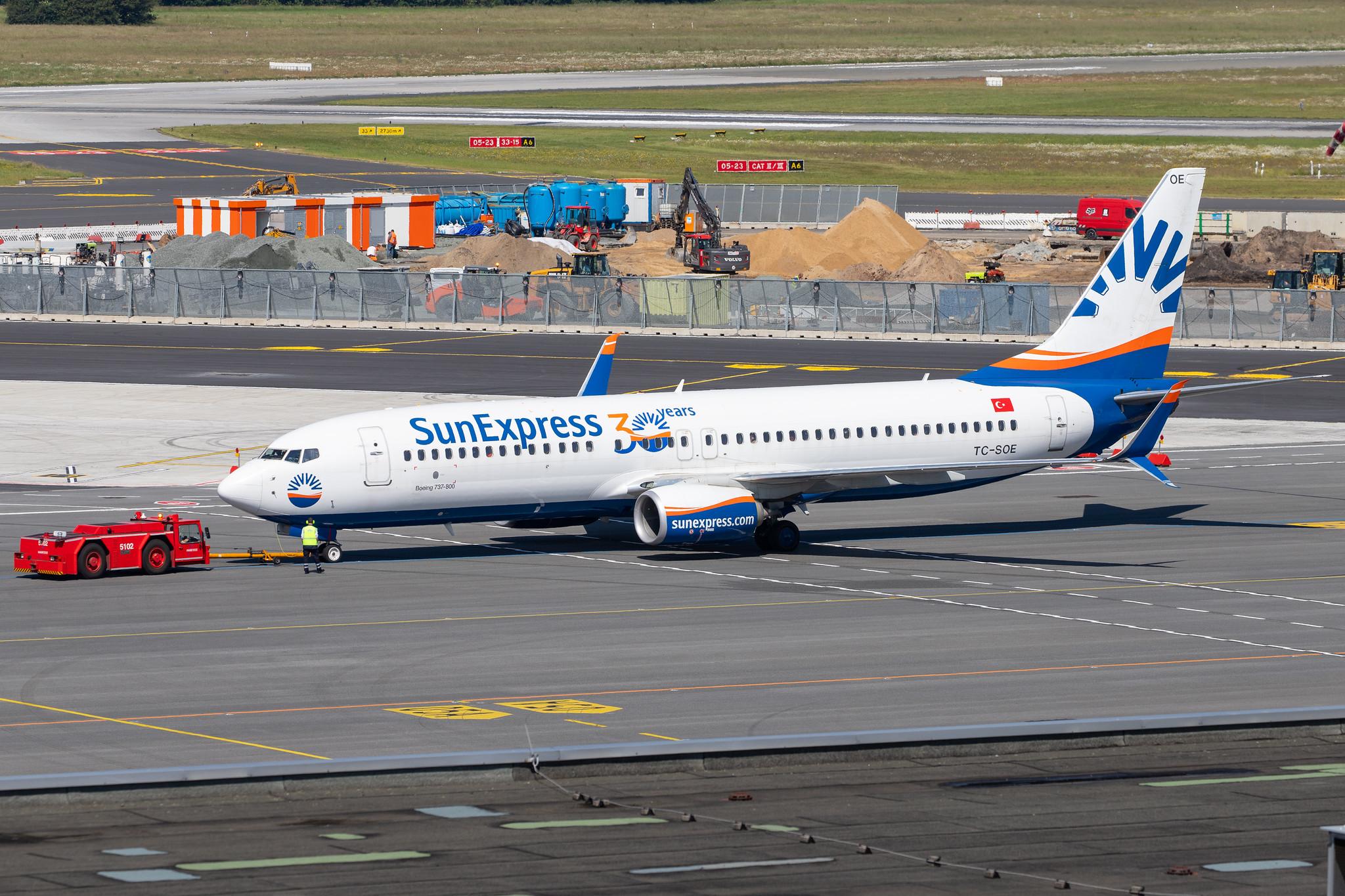 Hamburg Airport: SunExpress (XQ / SXS) |  Boeing 737-8HC B738 | TC-SOE | MSN 61177