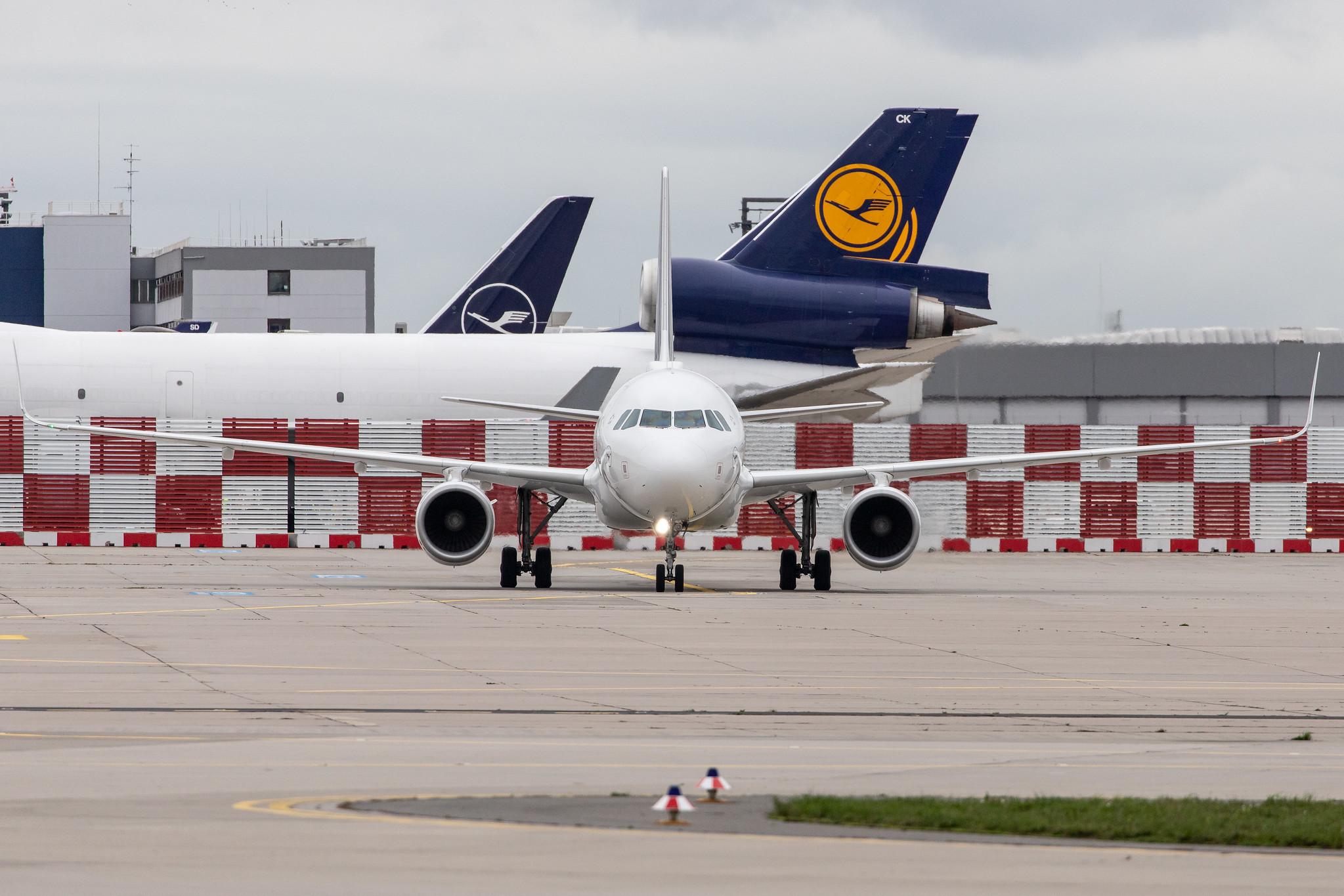 Frankfurt Airport: Lufthansa (LH / DLH) |  Airbus A320-214 A320 | D-AIZX | MSN 5741