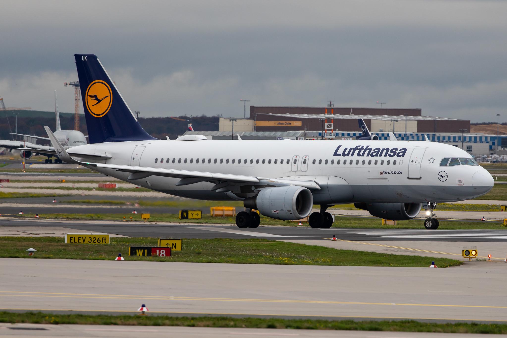 Frankfurt Airport: Lufthansa (LH / DLH) |  Airbus A320-214 A320 | D-AIUK | MSN 6423