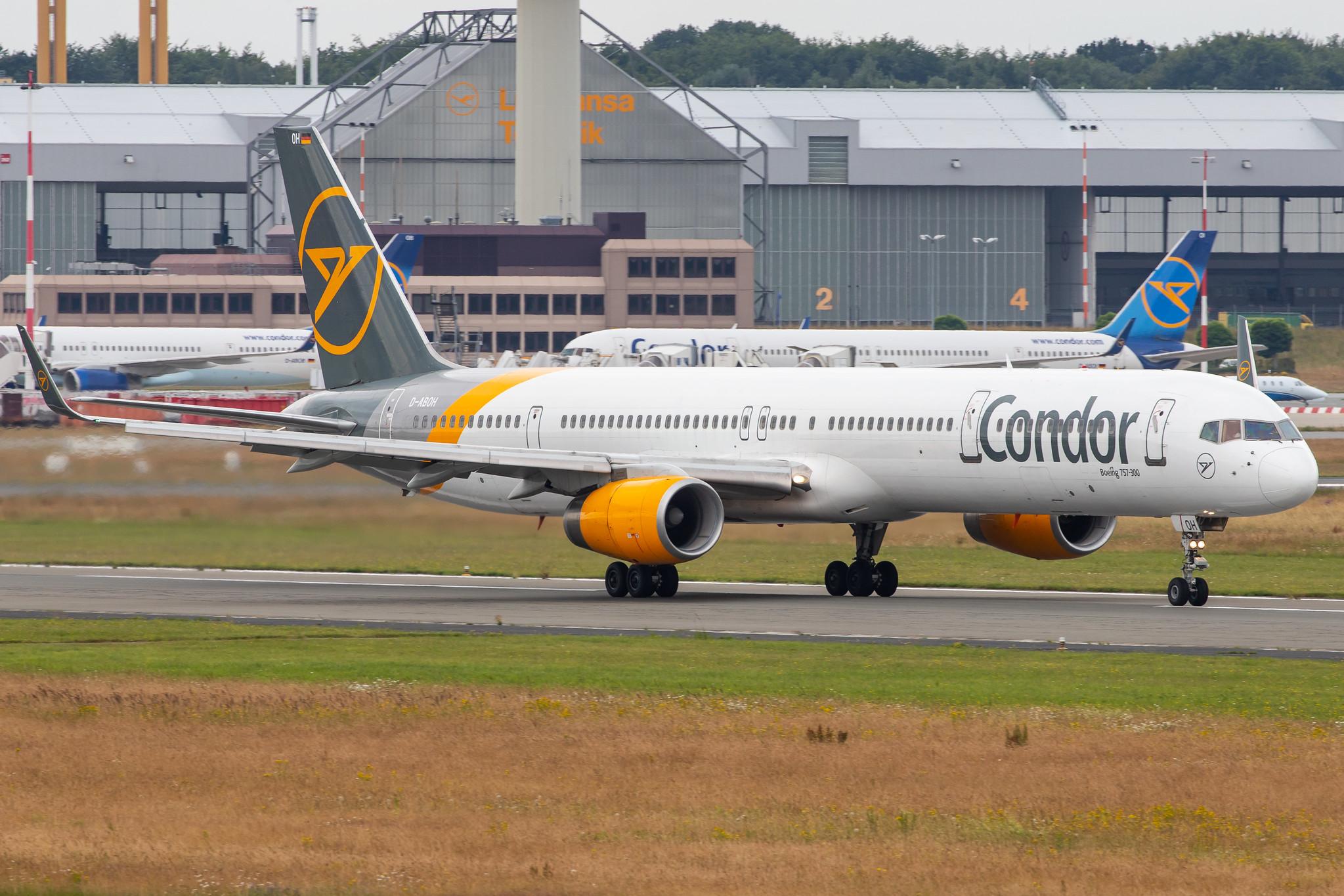 Hamburg Airport: Condor (DE / CFG) |  Boeing 757-330 B753 | D-ABOH | MSN 30030