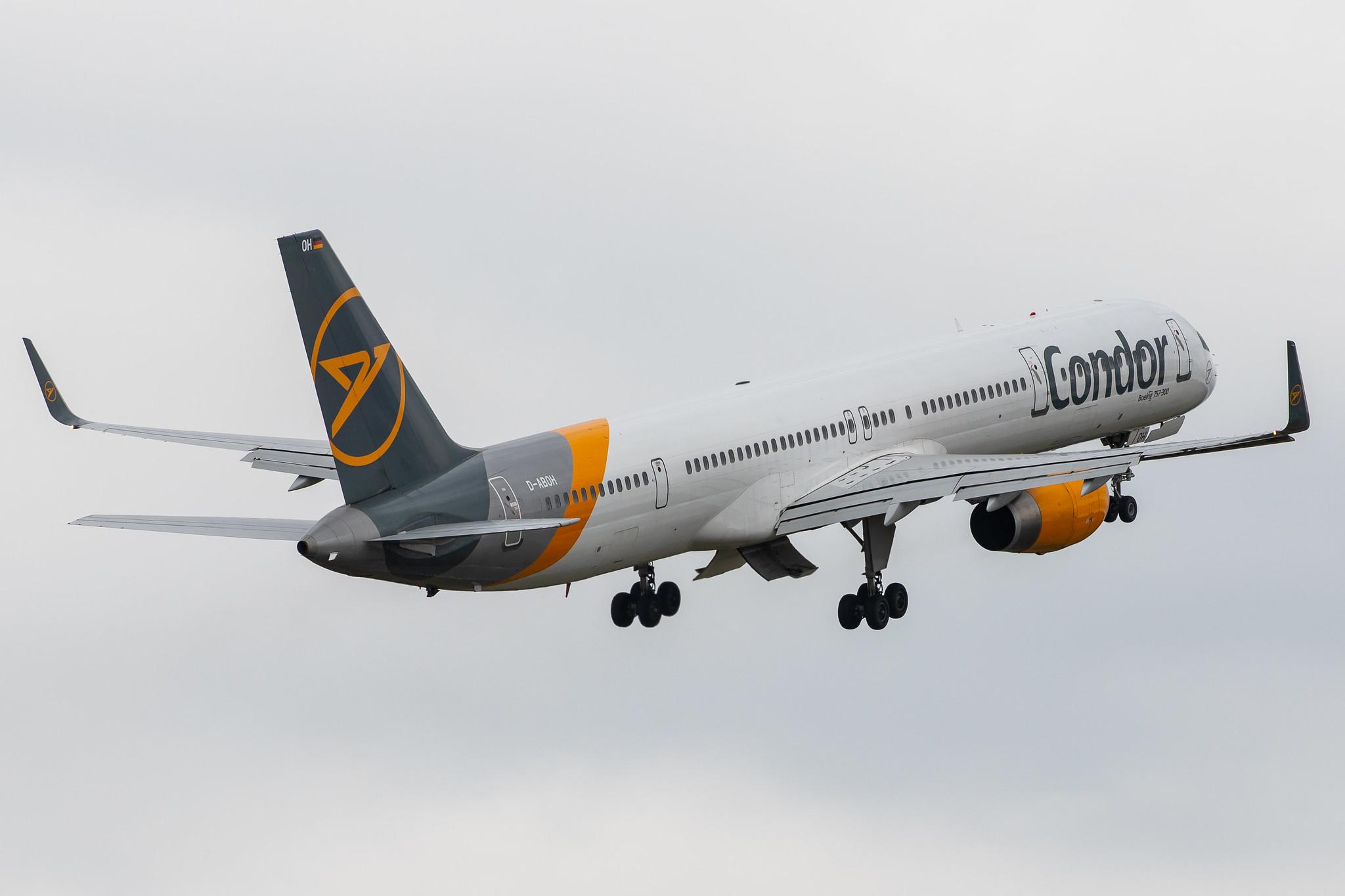 Hamburg Airport: Condor (DE / CFG) |  Boeing 757-330 B753 | D-ABOH | MSN 30030