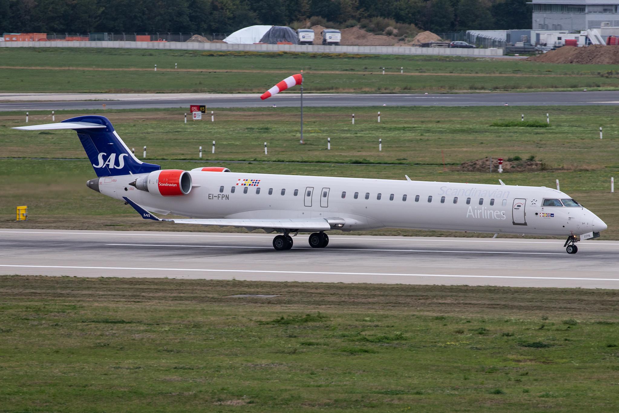 Düsseldorf Airport: SAS (SK / SAS) | Operator: Cityjet |  Bombardier CRJ-900LR CRJ9 | EI-FPN | MSN 15433