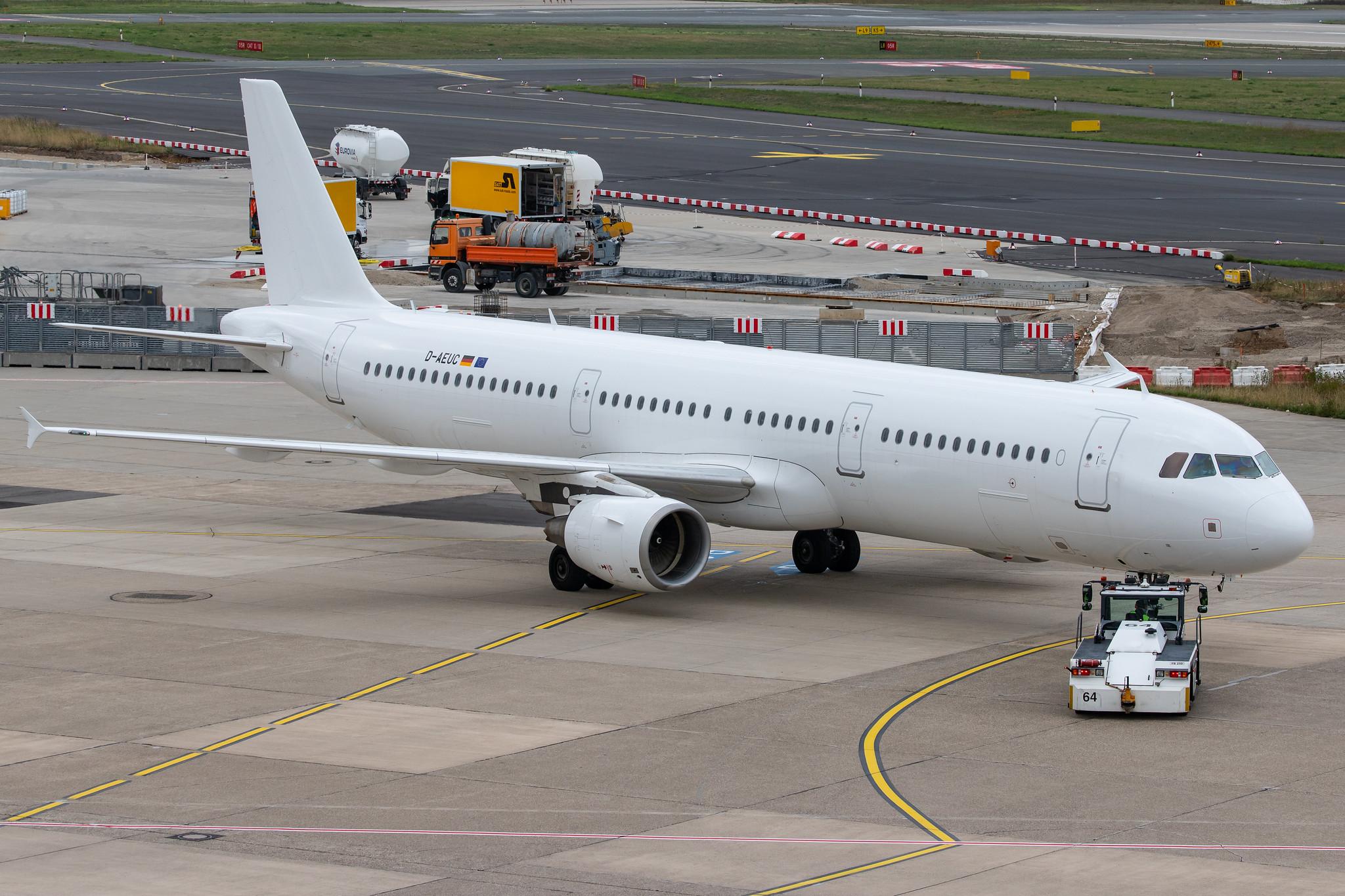 Düsseldorf Airport: Eurowings (EW / EWG) |  Airbus A321-211 A321 | D-AEUC | MSN 3504