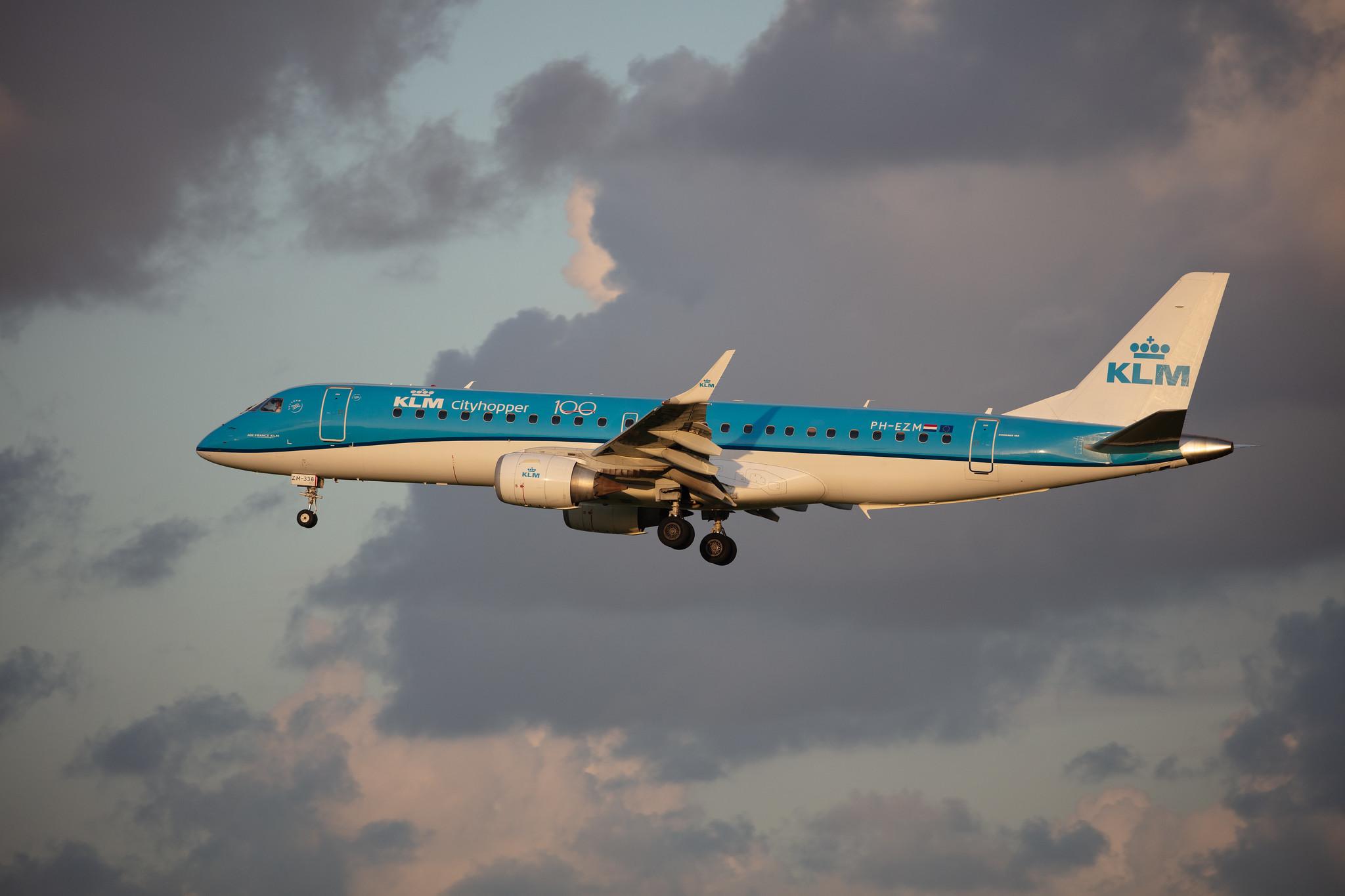 Amsterdam Airport Schiphol: KLM (KL / KLM) | Operator: KLM Cityhopper |  Embraer E190STD E190 | PH-EZM | MSN 19000338