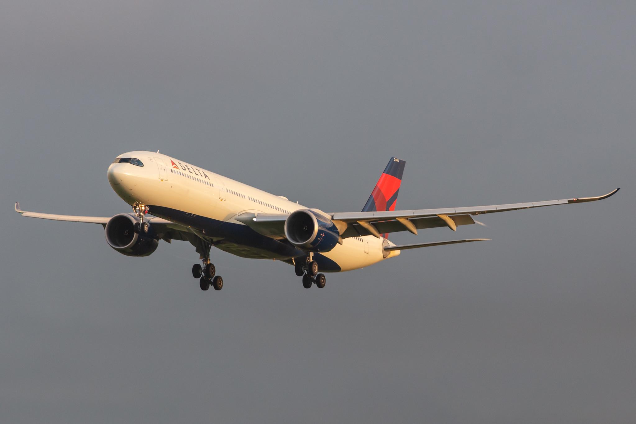 Amsterdam Airport Schiphol: Delta Air Lines (DL / DAL) |  Airbus A330-941 A339 | N404DX | MSN 1935