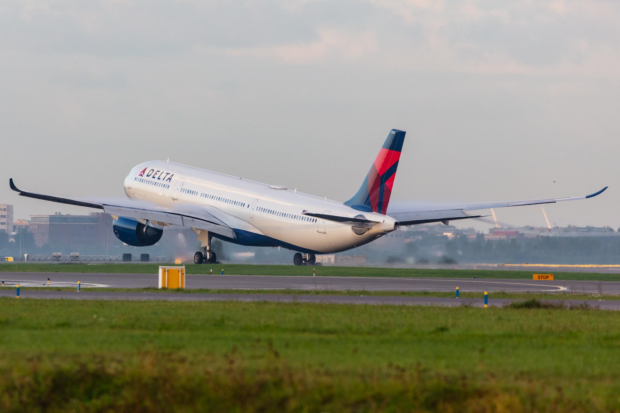 Amsterdam Airport Schiphol: Delta Air Lines (DL / DAL) |  Airbus A330-941 A339 | N404DX | MSN 1935