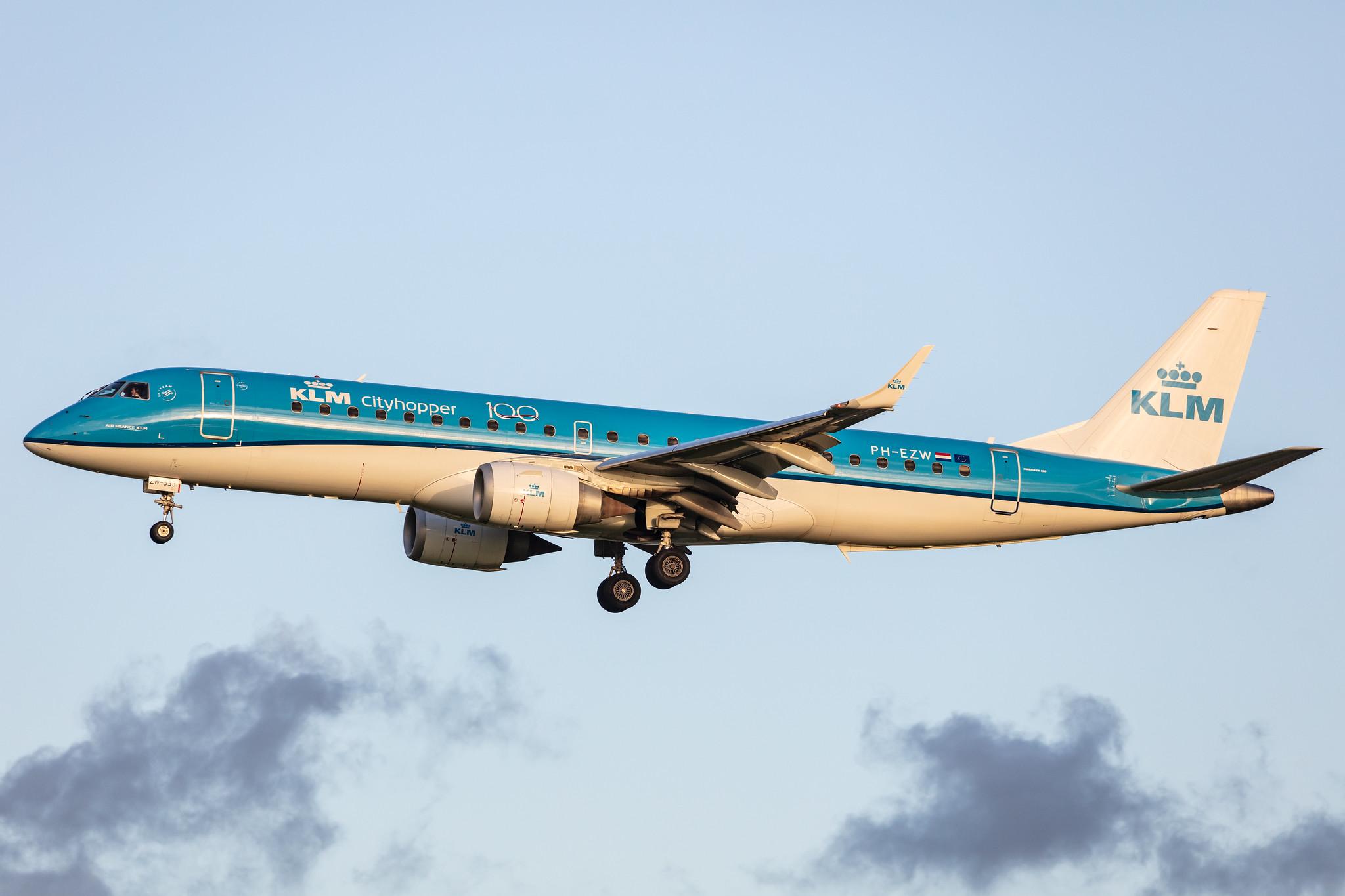 Amsterdam Airport Schiphol: KLM (KL / KLM) | Operator: KLM Cityhopper |  Embraer E190STD E190 | PH-EZW | MSN 19000533