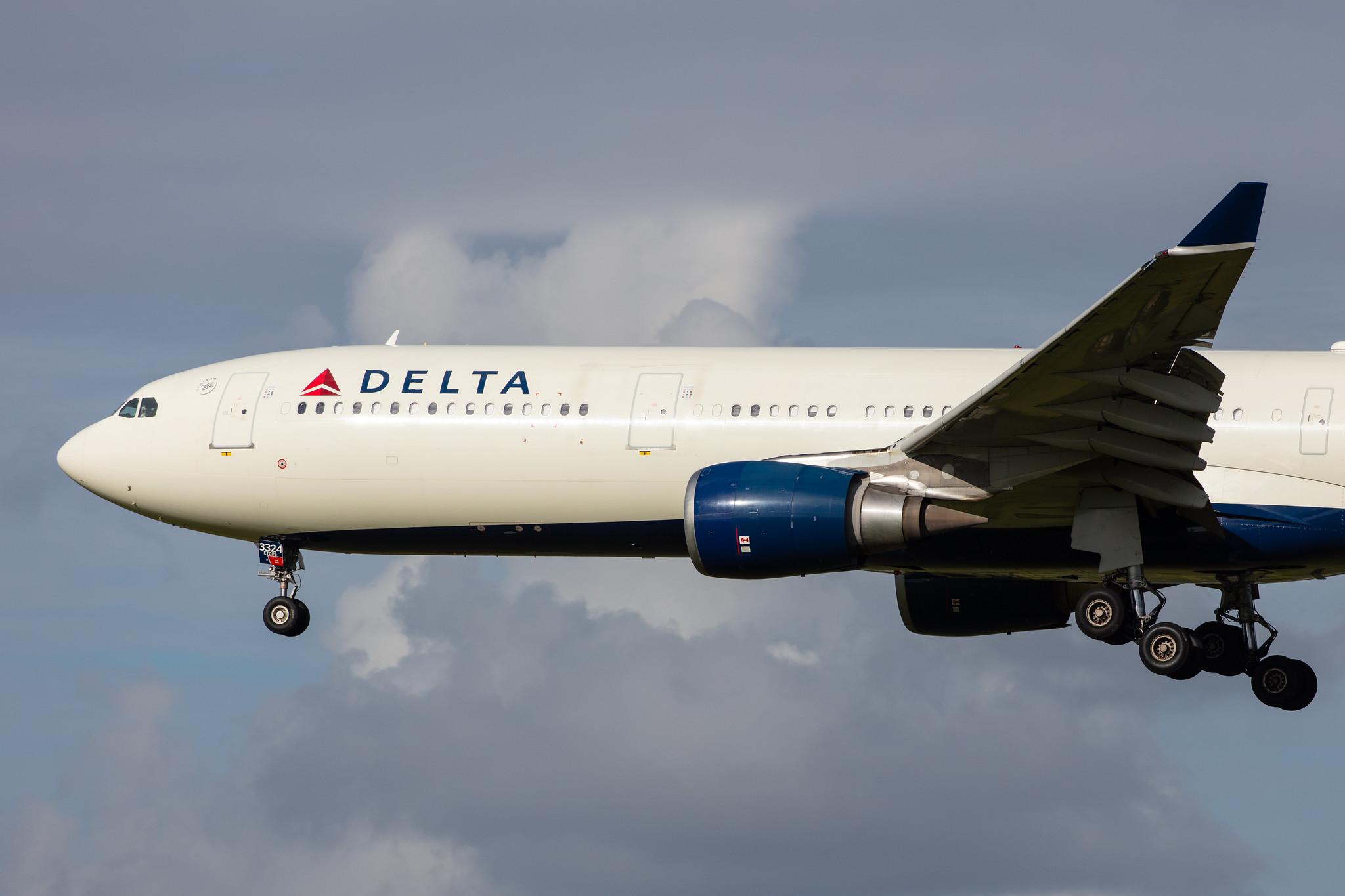 Amsterdam Airport Schiphol: Delta Air Lines (DL / DAL) |  Airbus A330-302 A333 | N824NW | MSN 1637