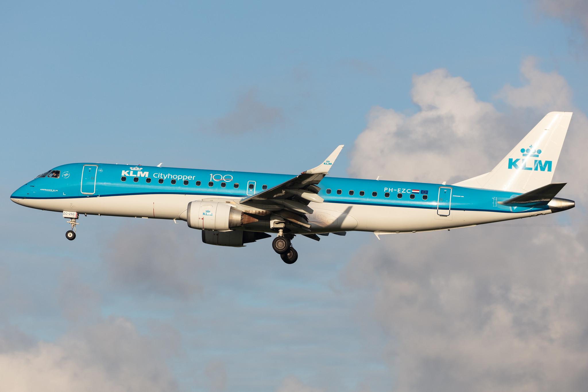 Amsterdam Airport Schiphol: KLM (KL / KLM) | Operator: KLM Cityhopper |  Embraer E190STD E190 | PH-EZC | MSN 19000250