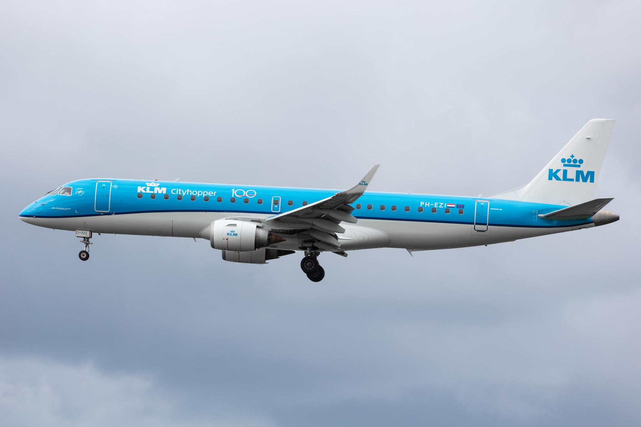 Amsterdam Airport Schiphol: KLM (KL / KLM) | Operator: KLM Cityhopper |  Embraer E190STD E190 | PH-EZI | MSN 19000322