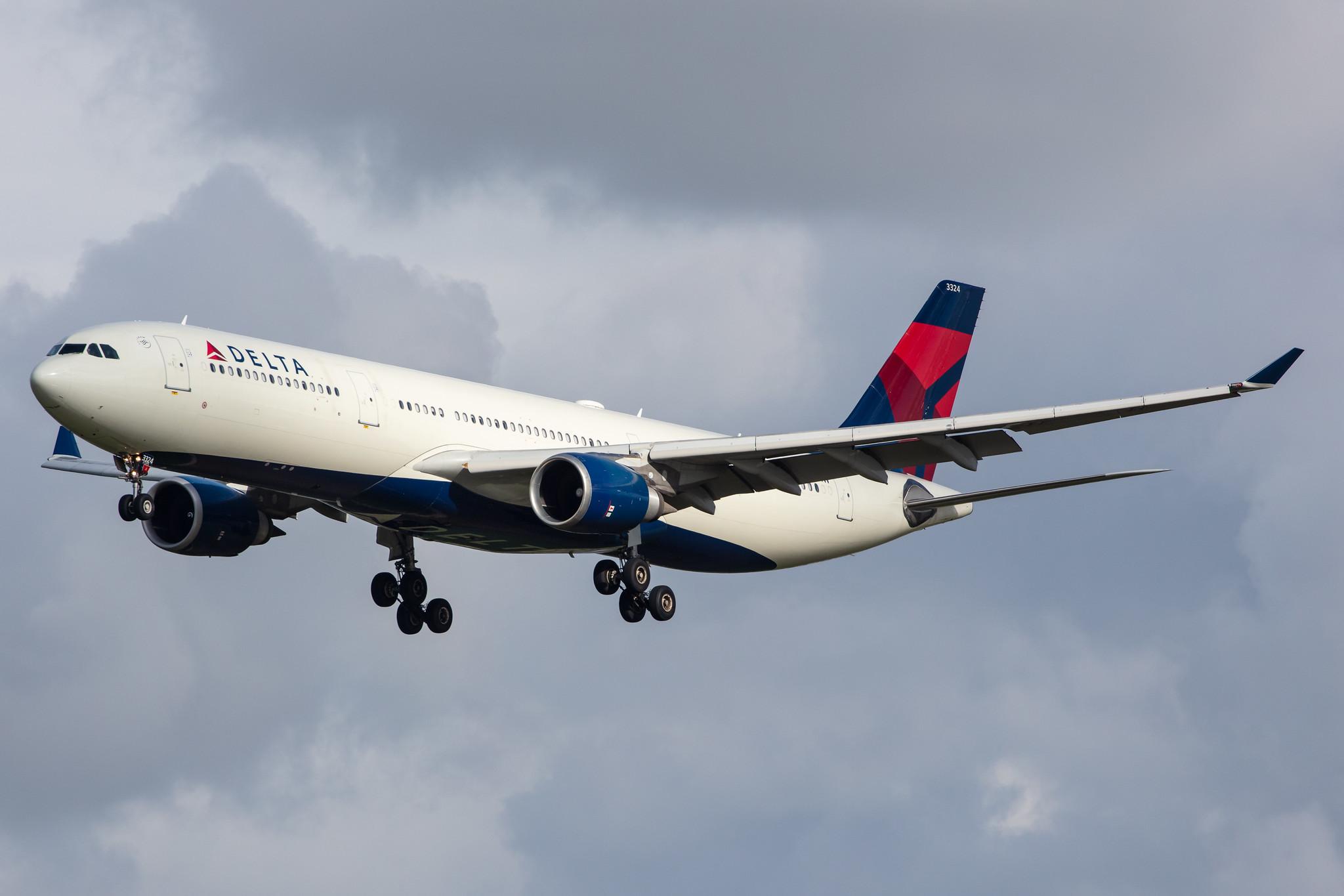 Amsterdam Airport Schiphol: Delta Air Lines (DL / DAL) |  Airbus A330-302 A333 | N824NW | MSN 1637