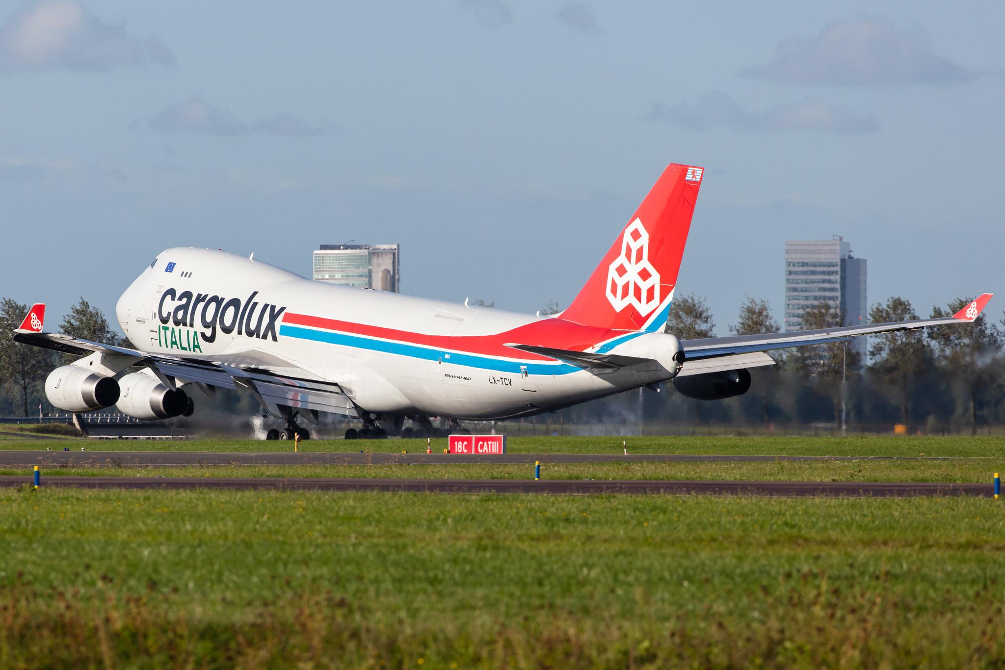 Amsterdam Airport Schiphol: Cargolux Italia (C8 / ICV) |  Boeing 747-4R7(F) B744 | LX-TCV | MSN 30401