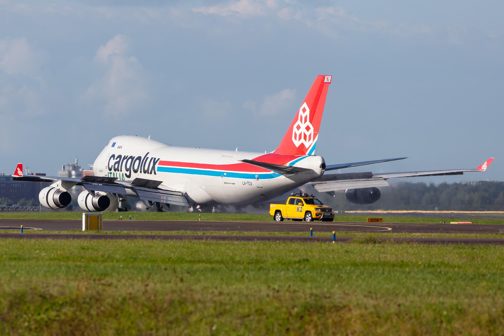 Amsterdam Airport Schiphol: Cargolux Italia (C8 / ICV) |  Boeing 747-4R7(F) B744 | LX-TCV | MSN 30401
