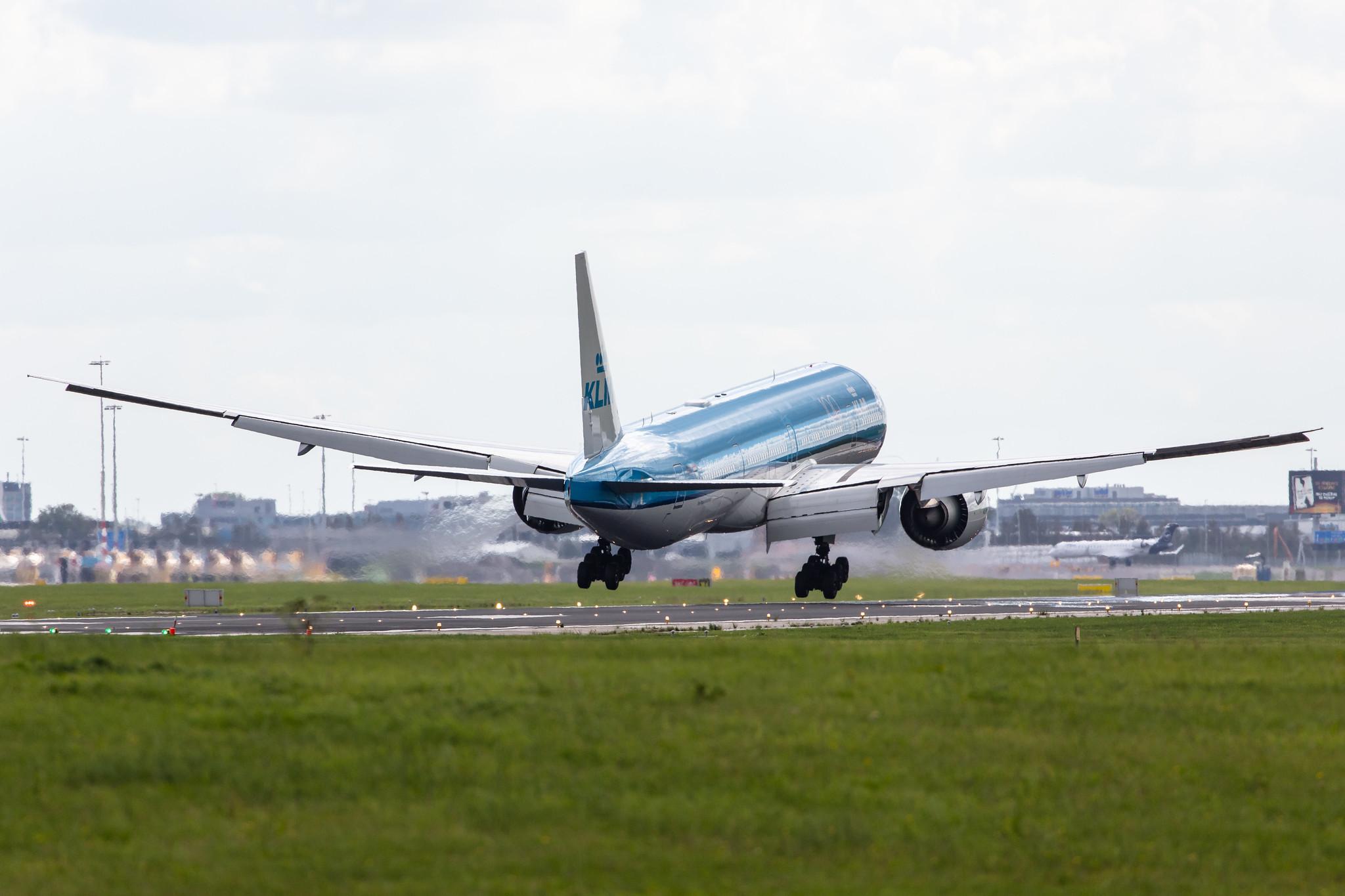 Amsterdam Airport Schiphol: KLM (KL / KLM) |  Boeing 777-306(ER) B77W | PH-BVS | MSN 61604