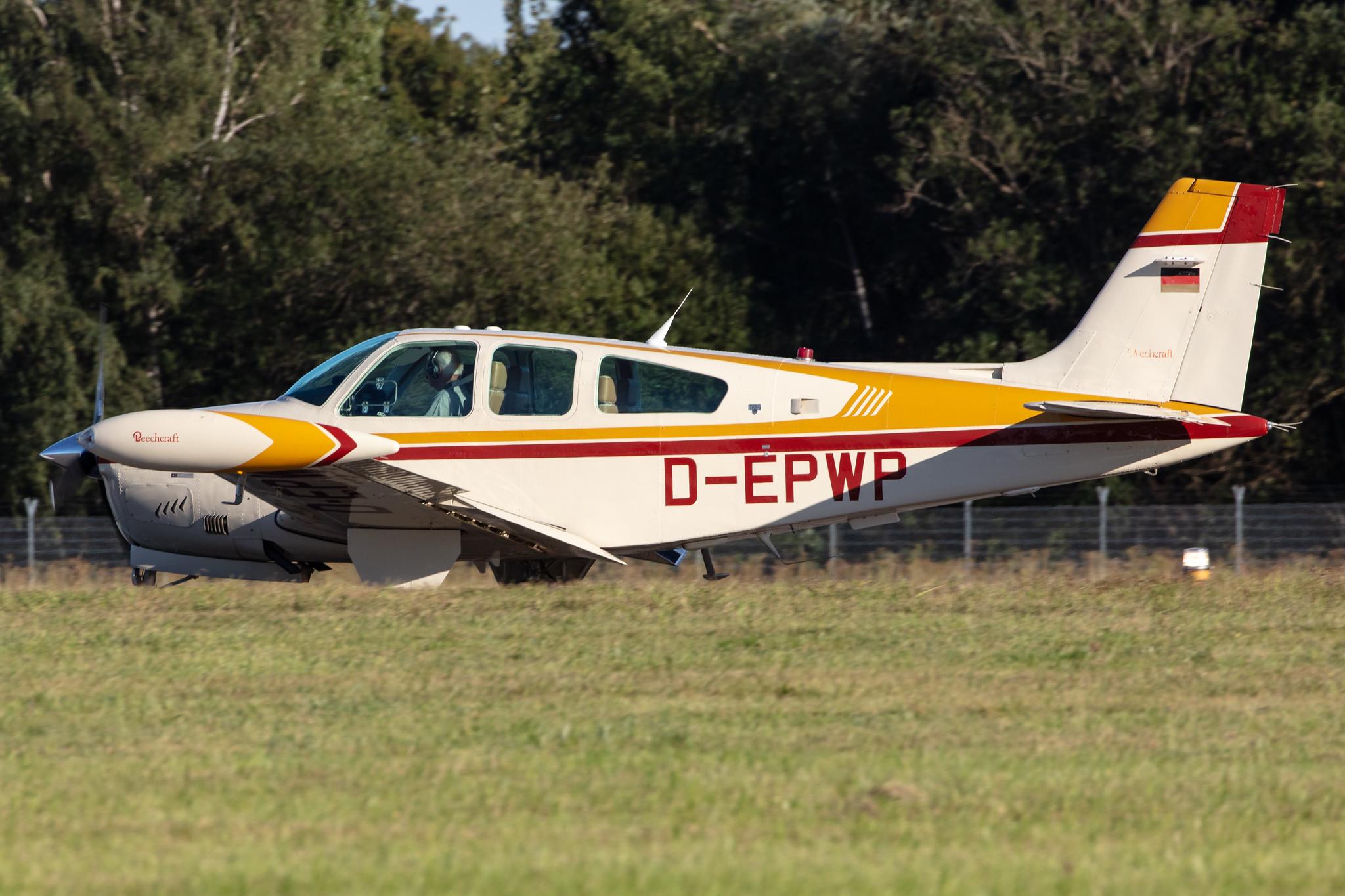 Hamburg Airport: Private Owner |  Beech F33A Bonanza BE33 | D-EPWP | MSN CE-1654